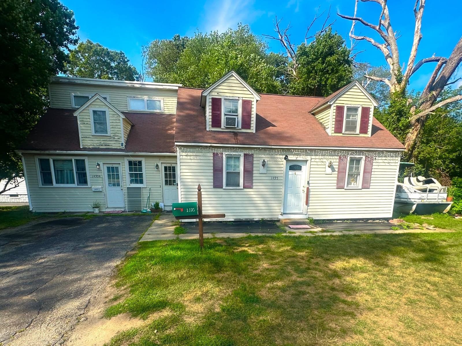 1495 Grafton Rd, Millbury MA 01527