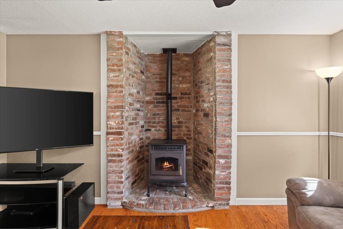 Single Family Residence at 90 Smoke Rise Cir, Swansea MA 02777, Swansea, photo 9 of 32