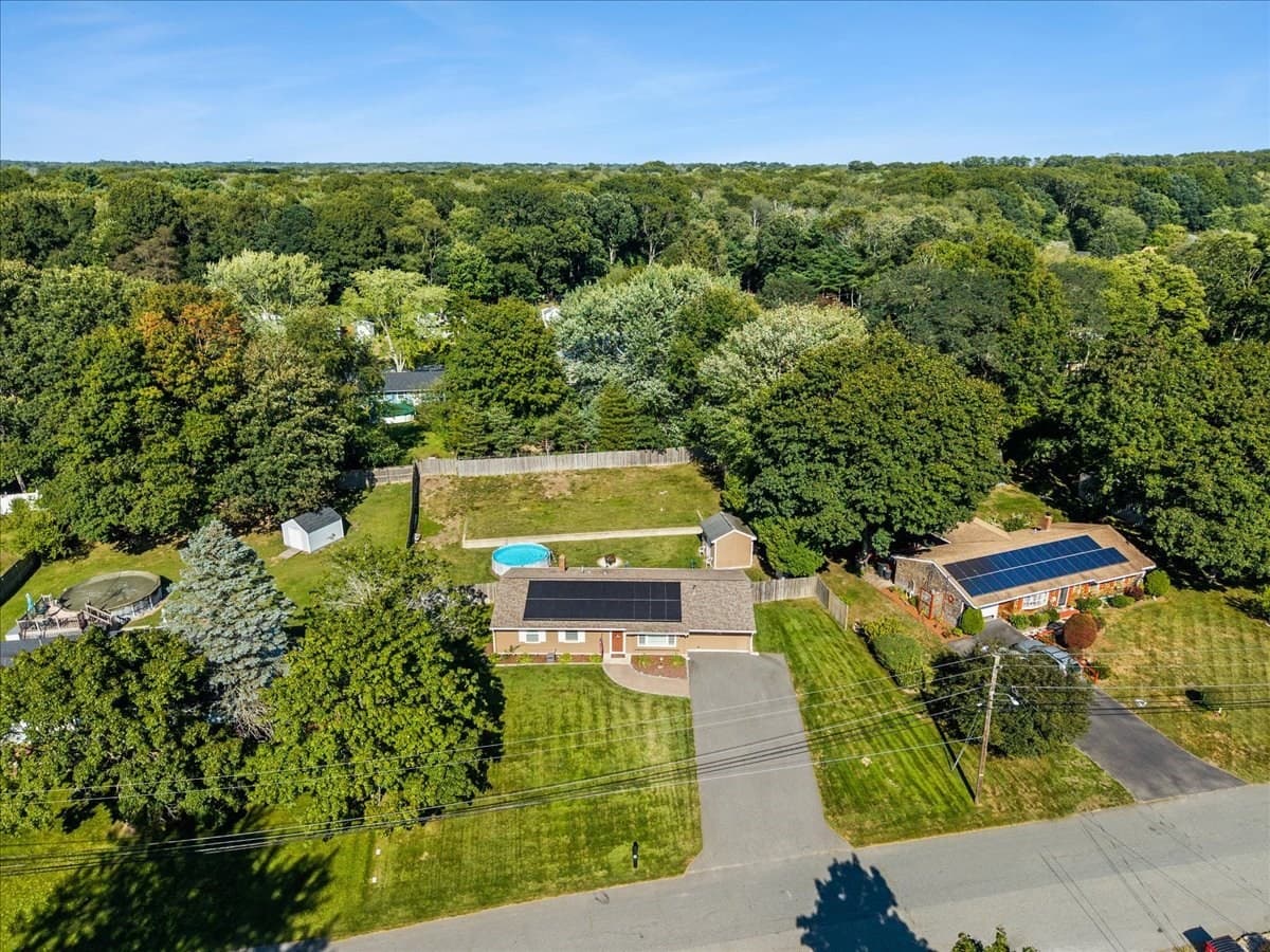 Single Family Residence at 90 Smoke Rise Cir, Swansea MA 02777, Swansea, photo 4 of 32