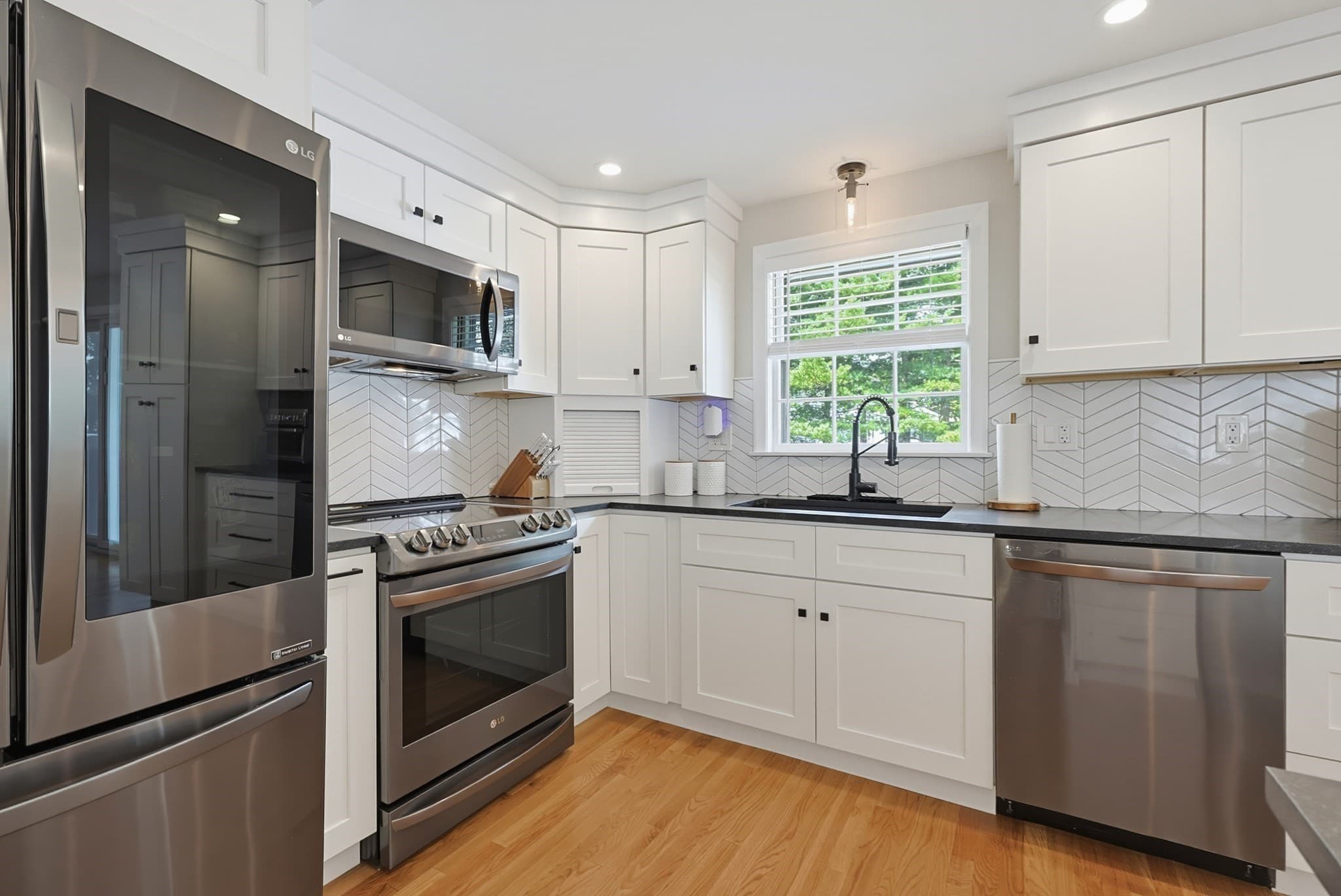 Single Family Residence at 10 Howe Circle, Randolph MA 02368, Randolph, photo 7 of 42