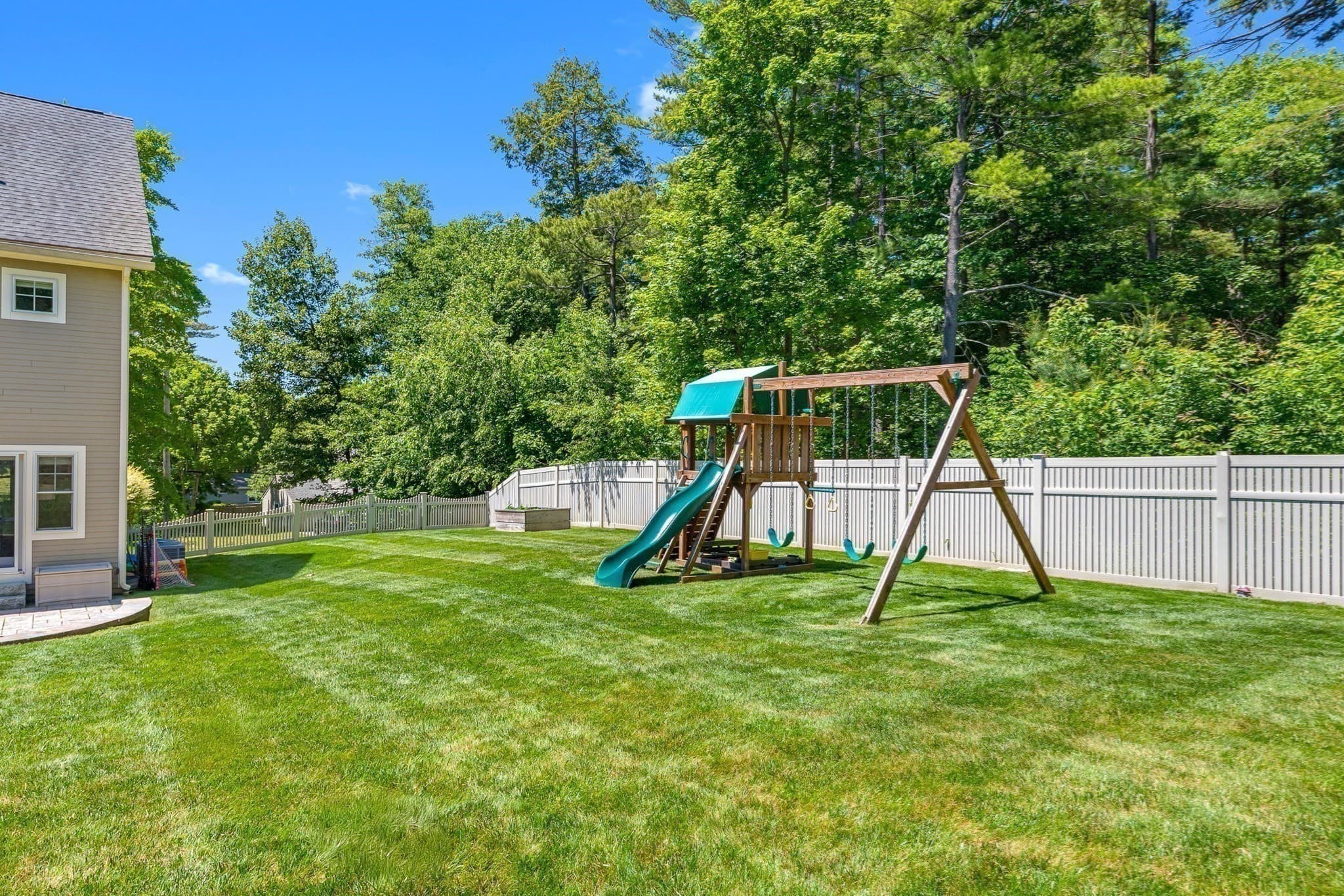 Single Family Residence at 5 Lakeshore Ave, Beverly MA 01915, Beverly, photo 34 of 38
