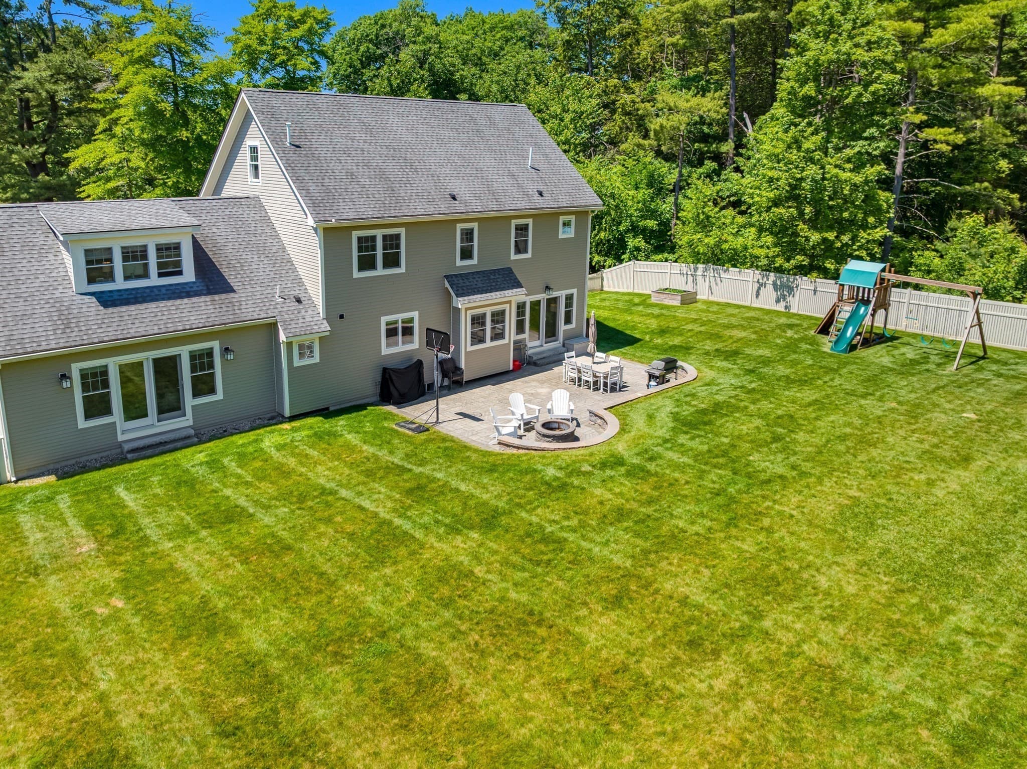 Single Family Residence at 5 Lakeshore Ave, Beverly MA 01915, Beverly, photo 4 of 38
