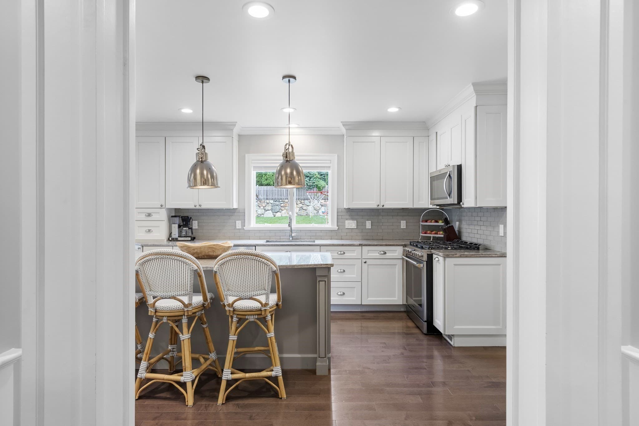 Single Family Residence at 5 Lakeshore Ave, Beverly MA 01915, Beverly, photo 8 of 38