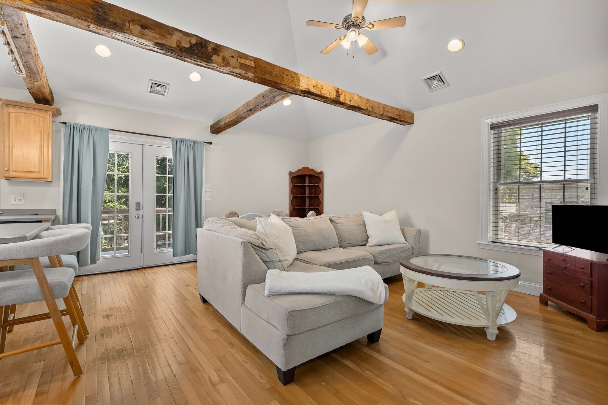 Condominium at 521 Washington Street # 3, Abington MA 02351, Abington, photo 3 of 32