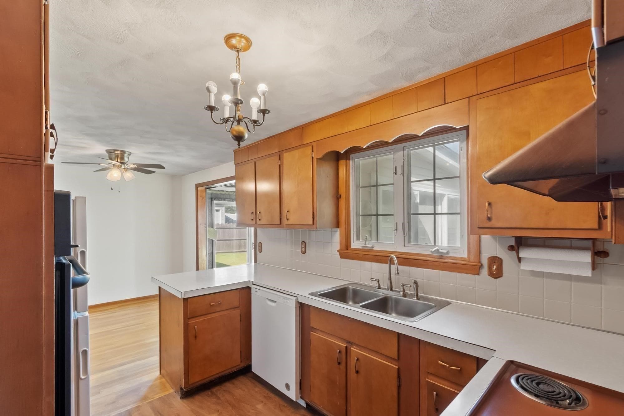 Single Family Residence at 6 Fuller Dr, Marlborough MA 01752, Marlborough, photo 13 of 30