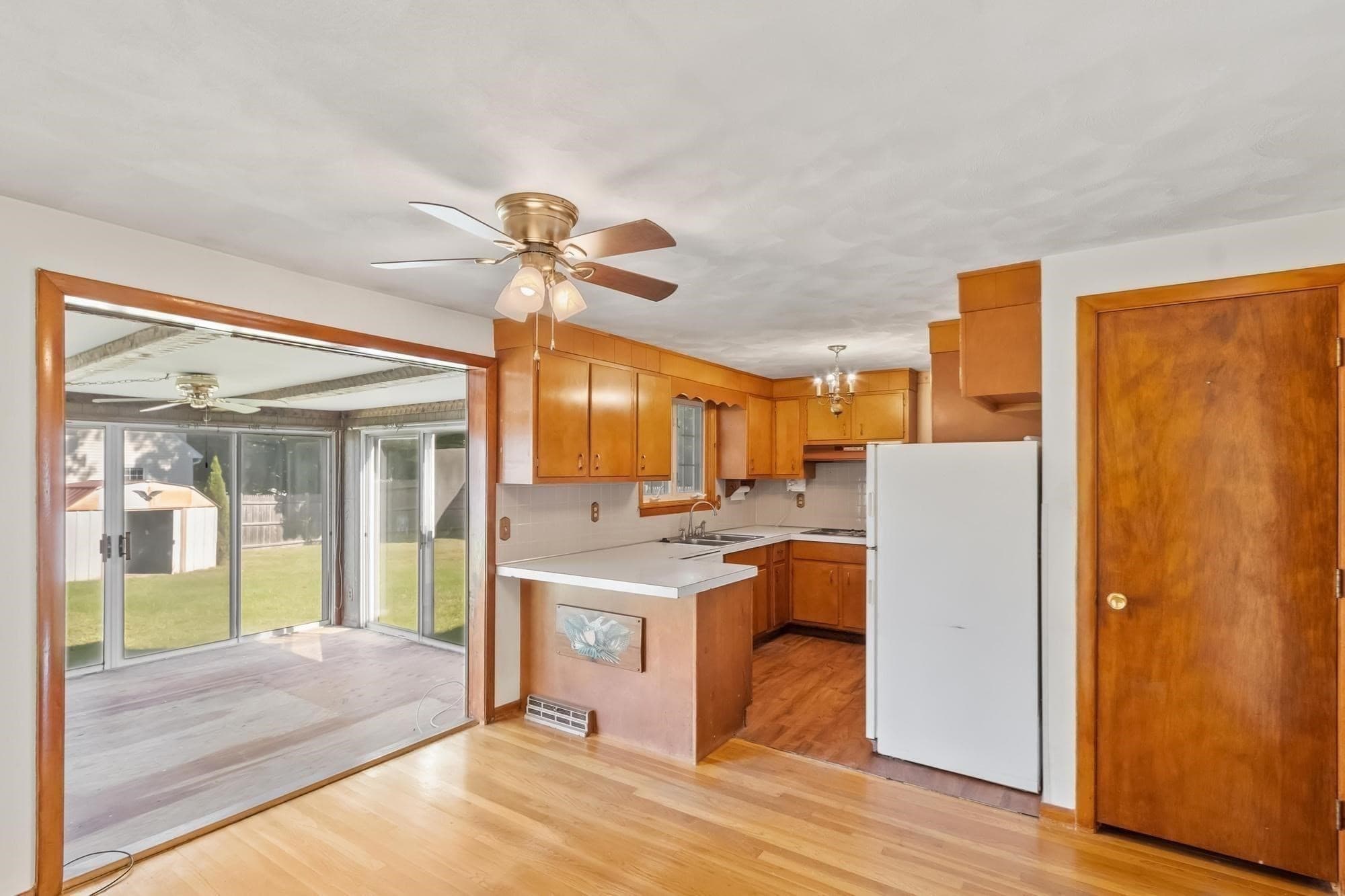 Single Family Residence at 6 Fuller Dr, Marlborough MA 01752, Marlborough, photo 11 of 30