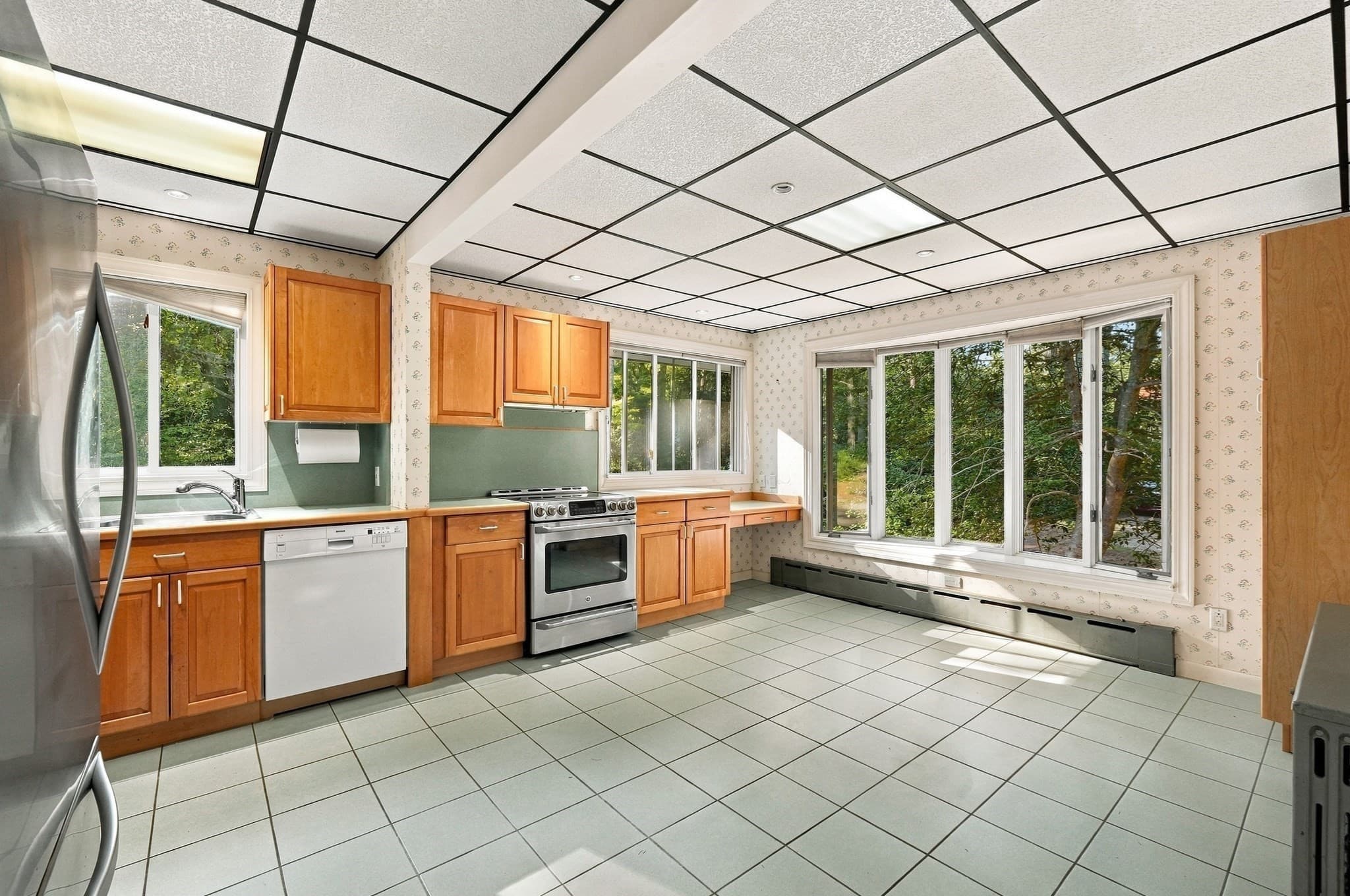 Single Family Residence at 14 Crooked River Rd, Wareham MA 02571, Wareham, photo 3 of 42