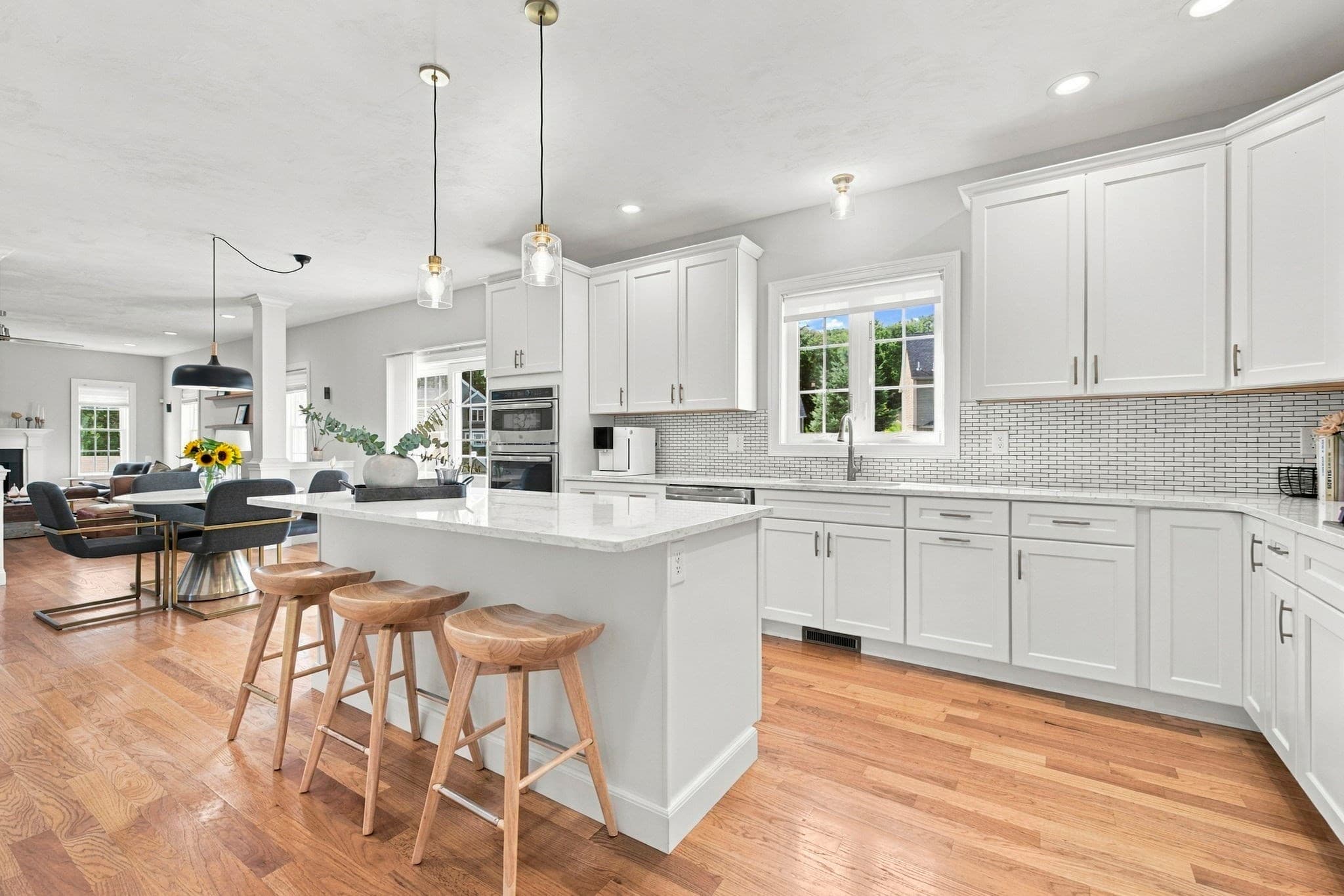 Single Family Residence at 2 Edward Dr, Littleton MA 01460, Littleton, photo 3 of 41