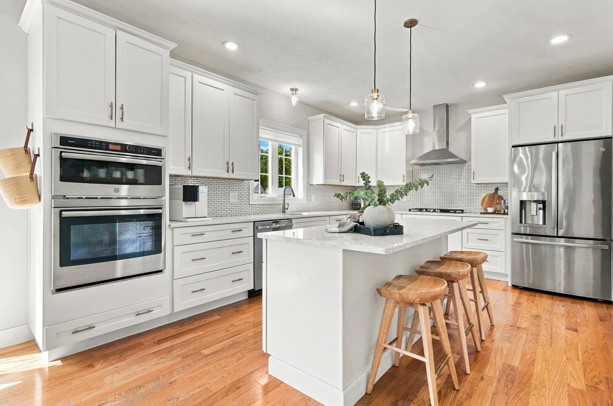 Single Family Residence at 2 Edward Dr, Littleton MA 01460, Littleton, photo 5 of 41