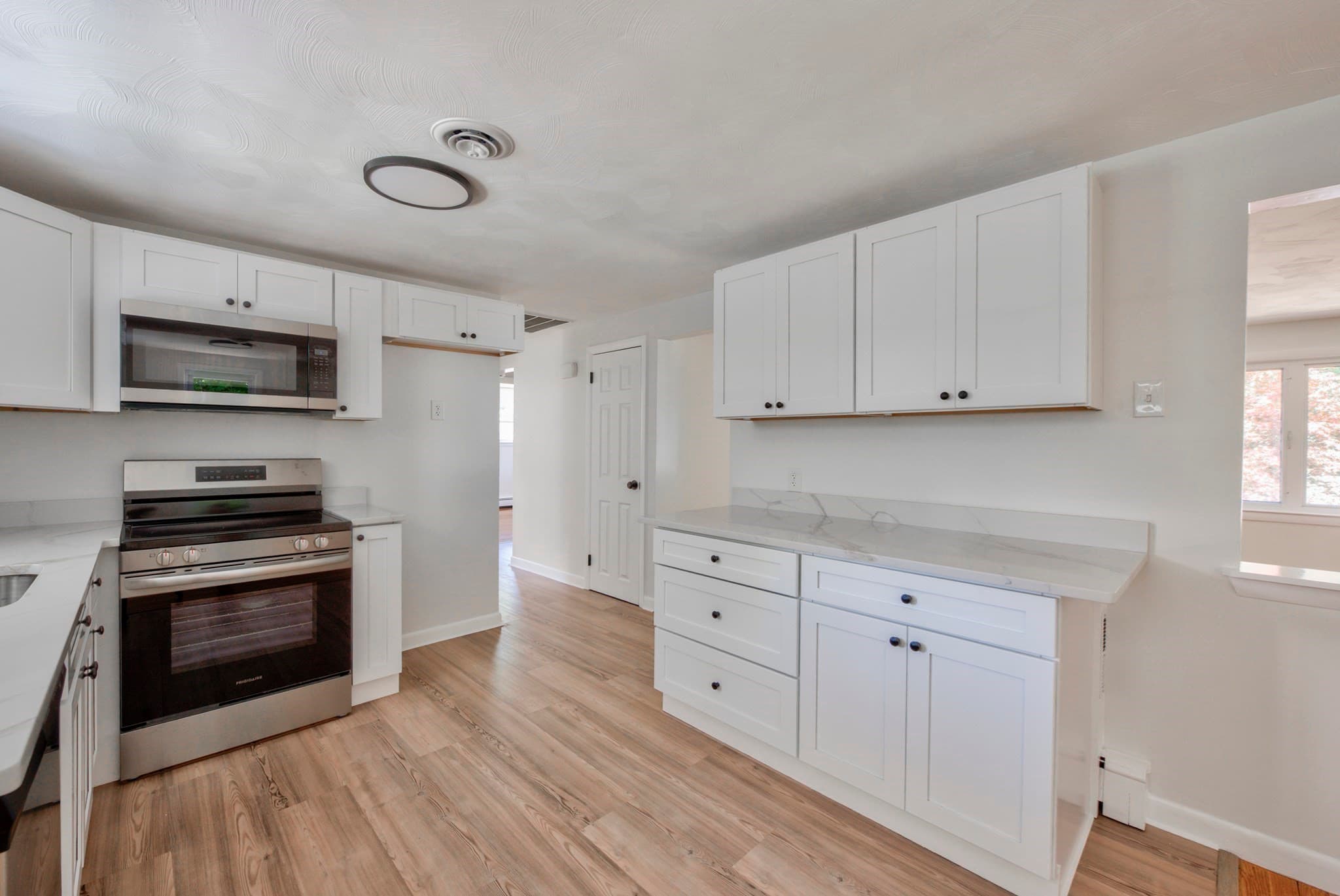 Single Family Residence at 103 Columbus Ave, Stoughton MA 02072, Stoughton, photo 4 of 40