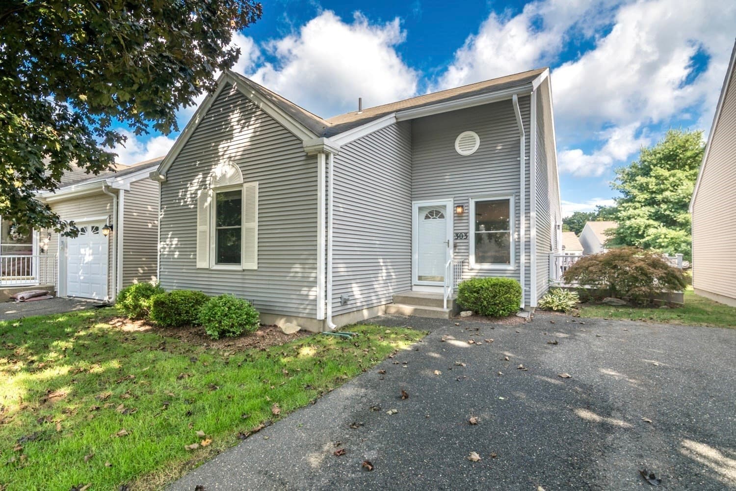 303 Alvord Pl # 303, South Hadley MA 01075