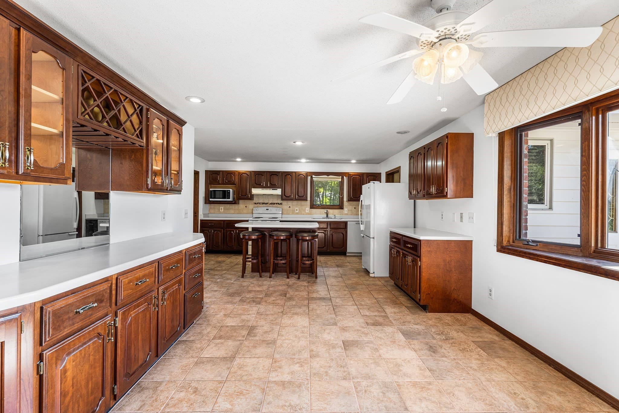 Single Family Residence at 9 Jim Ash Rd, Palmer MA 01069, Palmer, photo 7 of 37