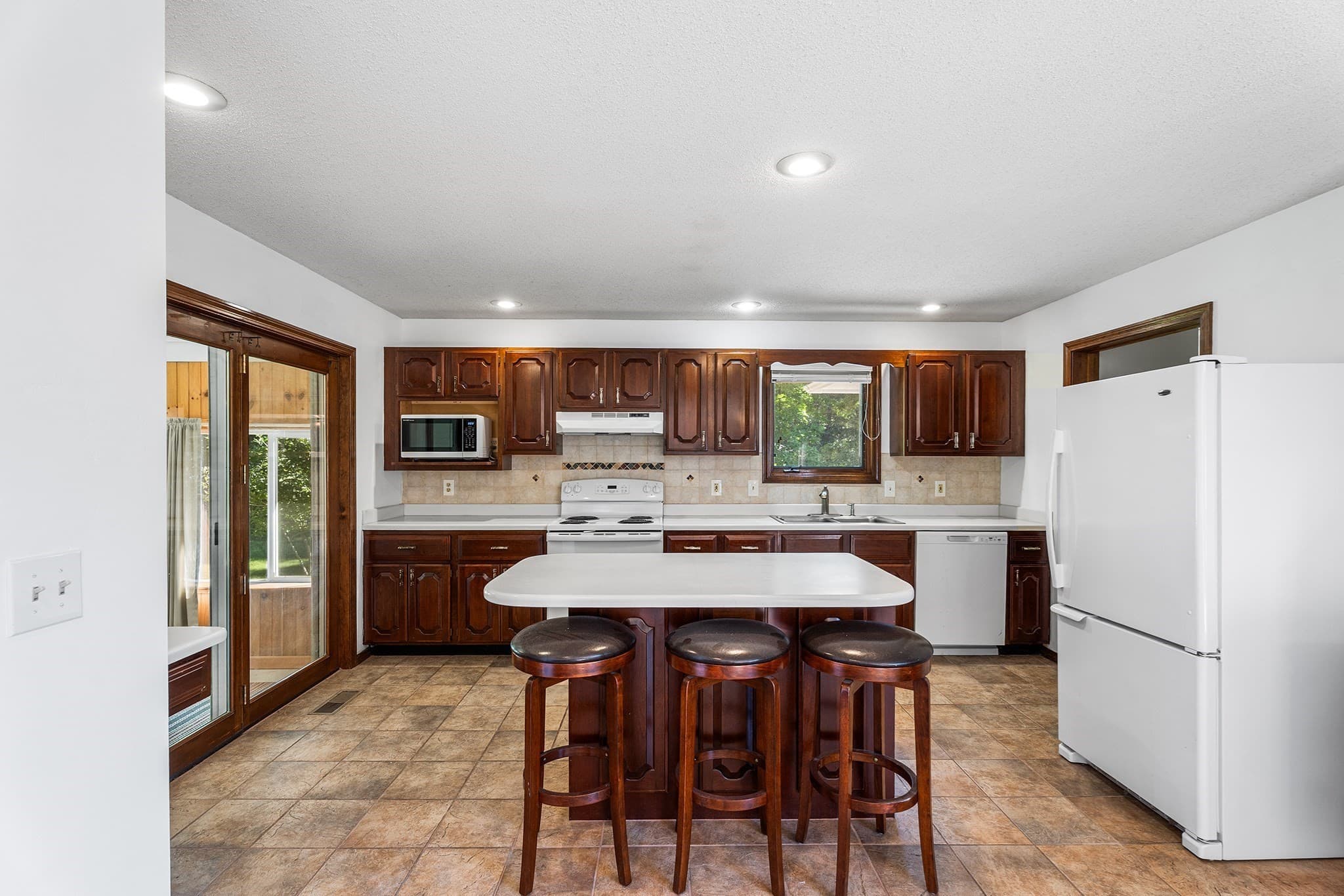 Single Family Residence at 9 Jim Ash Rd, Palmer MA 01069, Palmer, photo 9 of 37