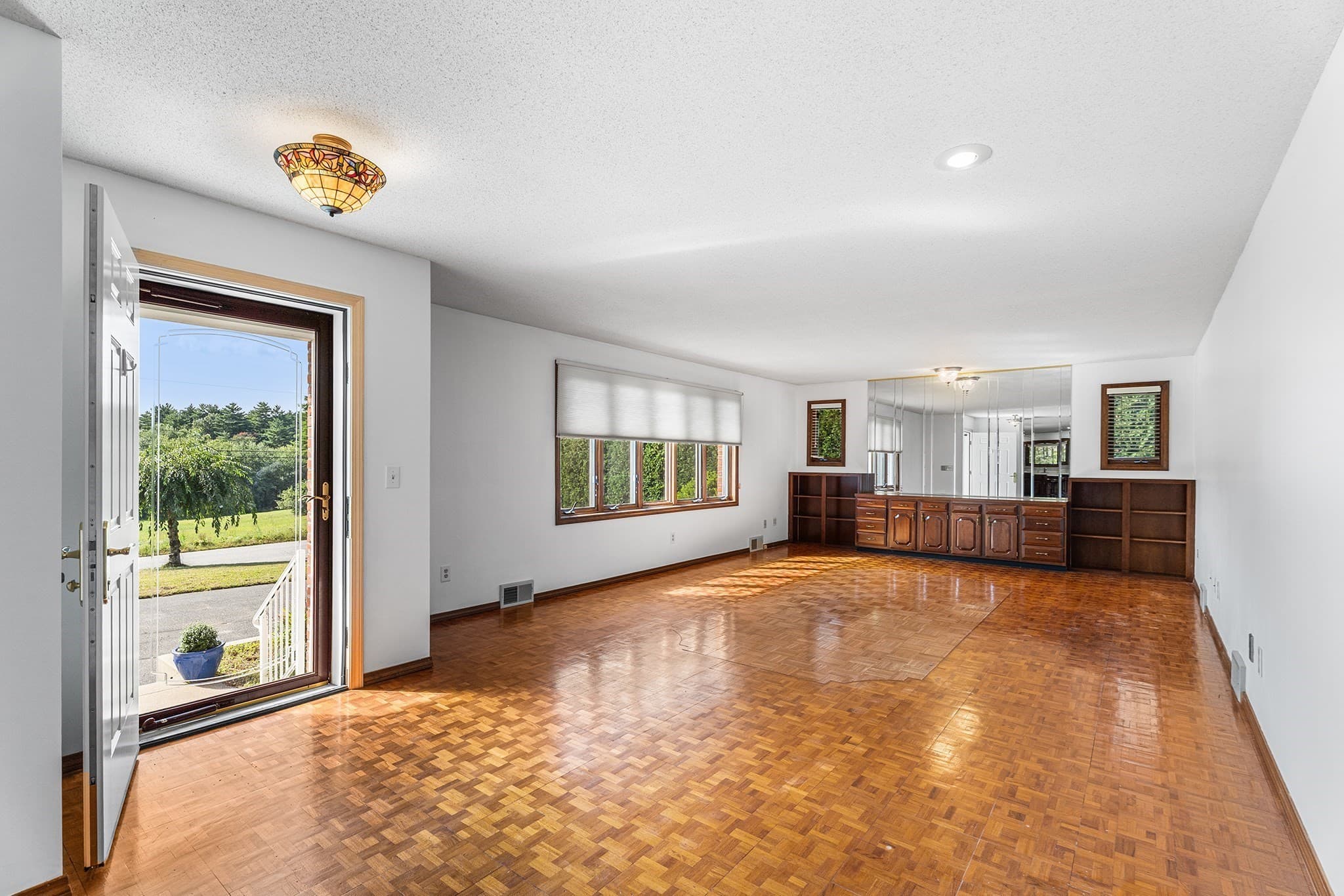 Single Family Residence at 9 Jim Ash Rd, Palmer MA 01069, Palmer, photo 4 of 37
