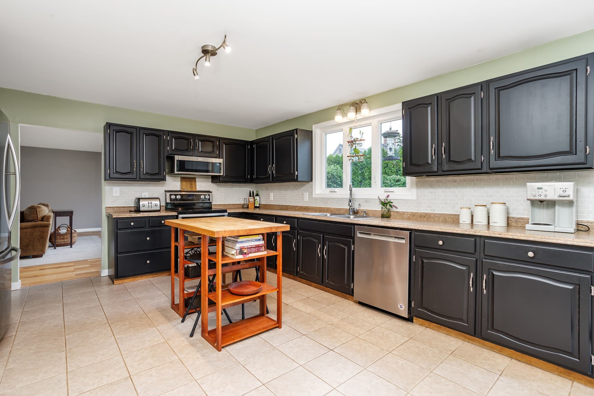 Single Family Residence at 27 Lee St, Lancaster MA 01523, Lancaster, photo 6 of 42
