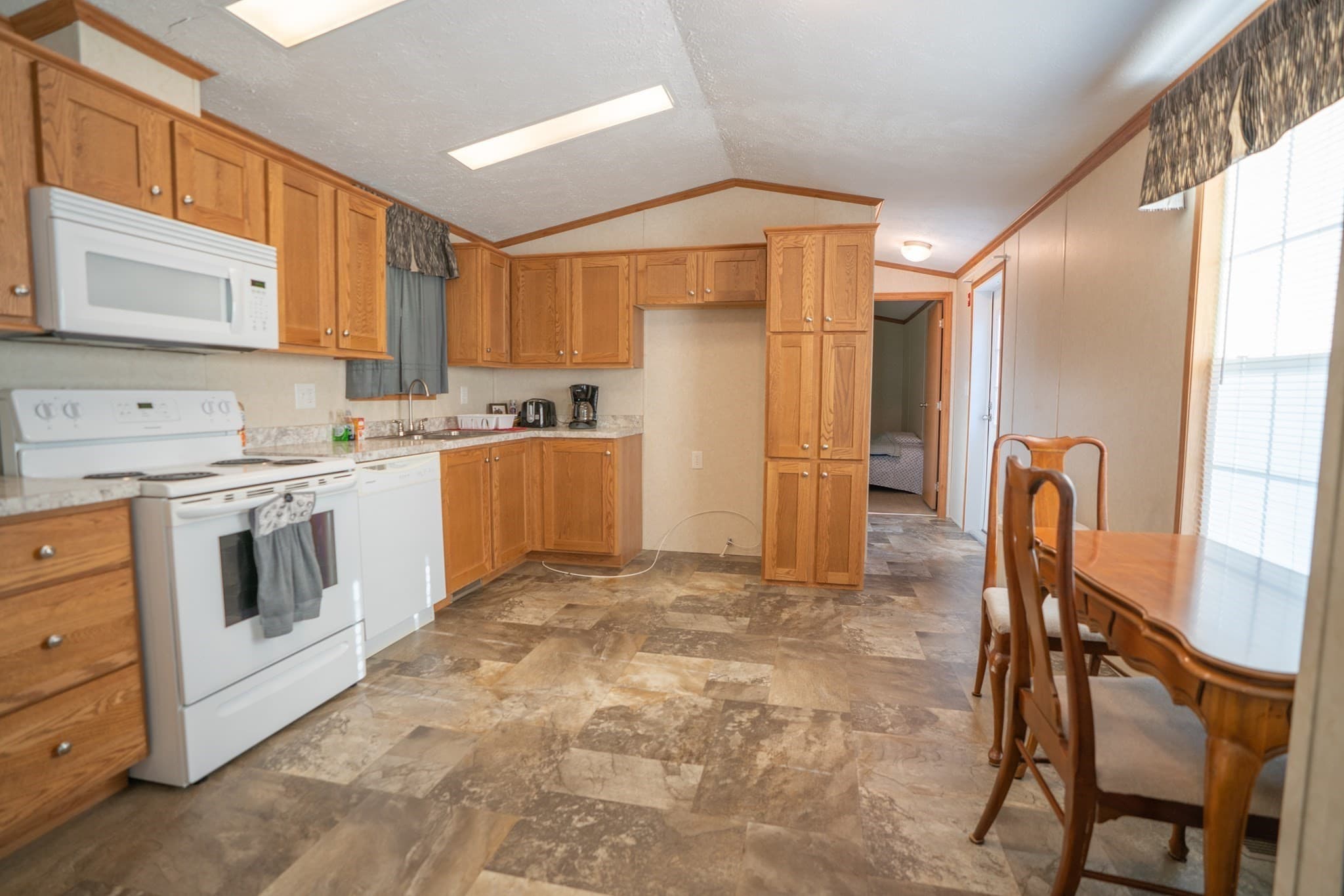 Mobile Home at 12 Patriot Circle, Plymouth MA 02360, Plymouth, photo 7 of 19