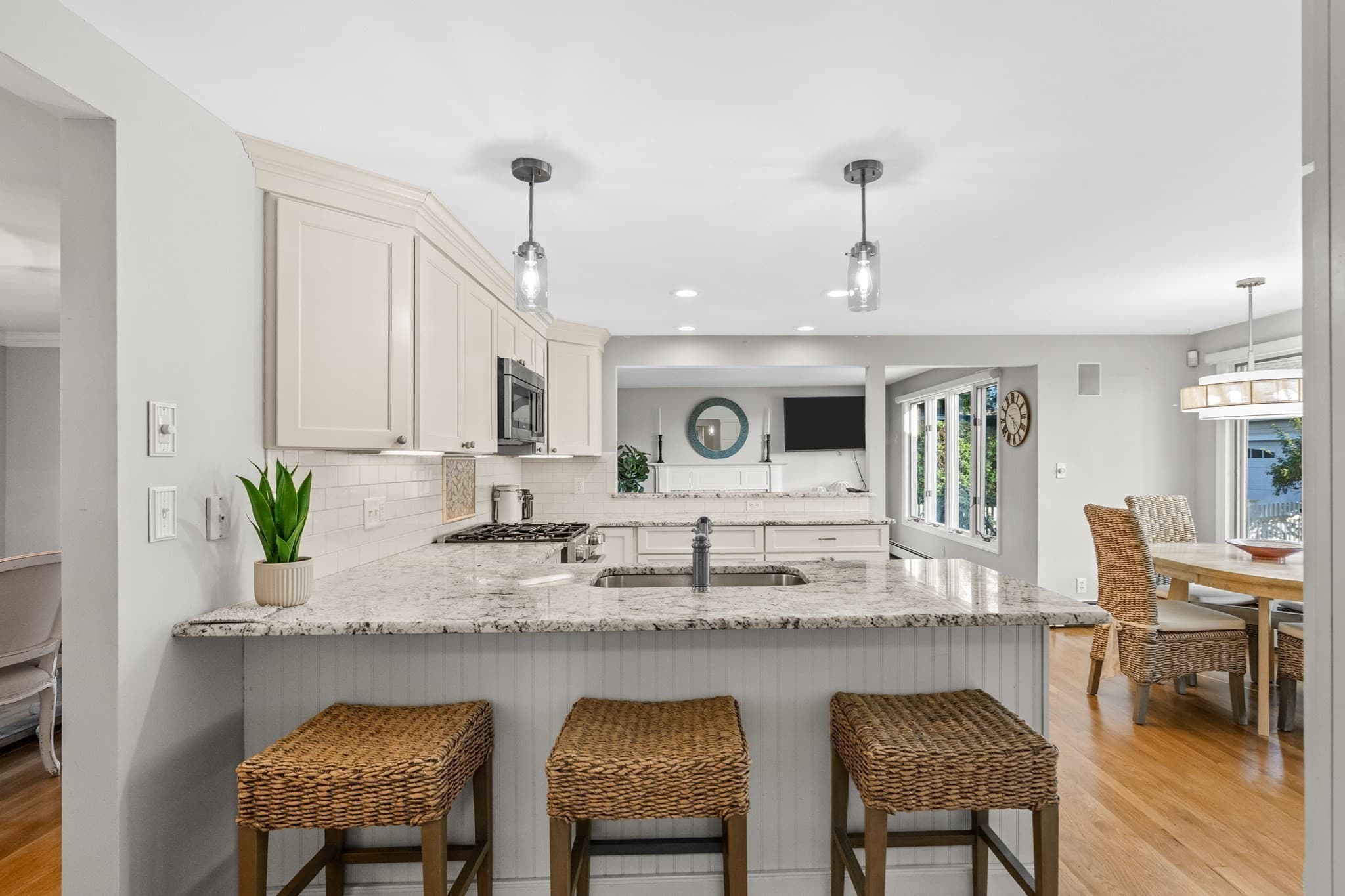 Single Family Residence at 19 Lincoln Ave, Scituate MA 02066, Scituate, photo 9 of 37