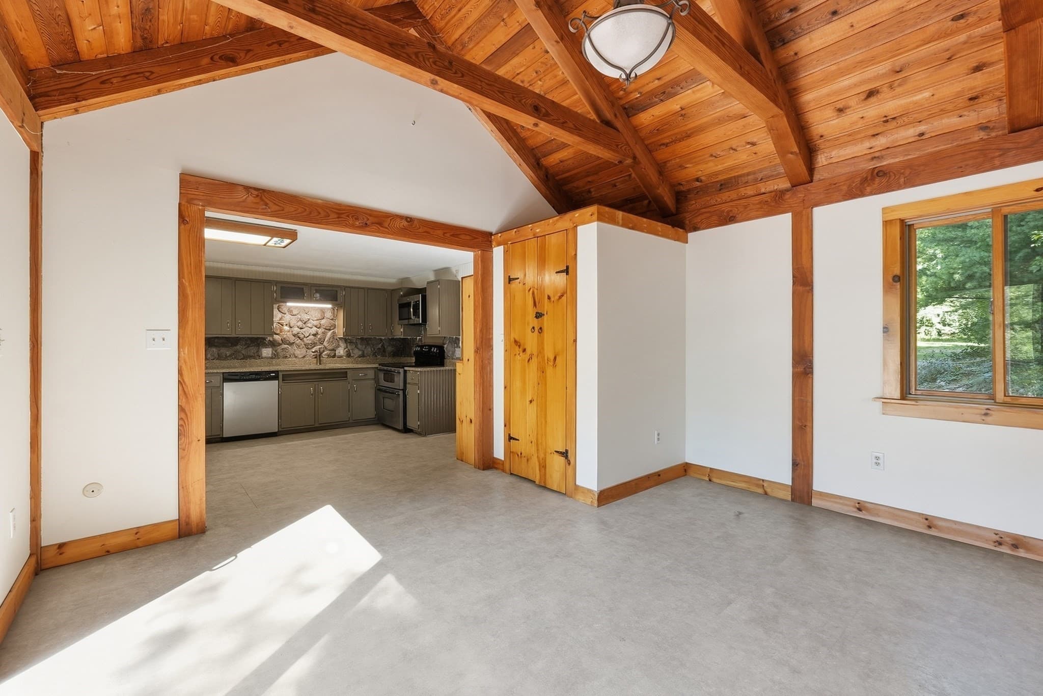 Single Family Residence at 5 Old Farm Cir, Belchertown MA 01007, Belchertown, photo 16 of 42