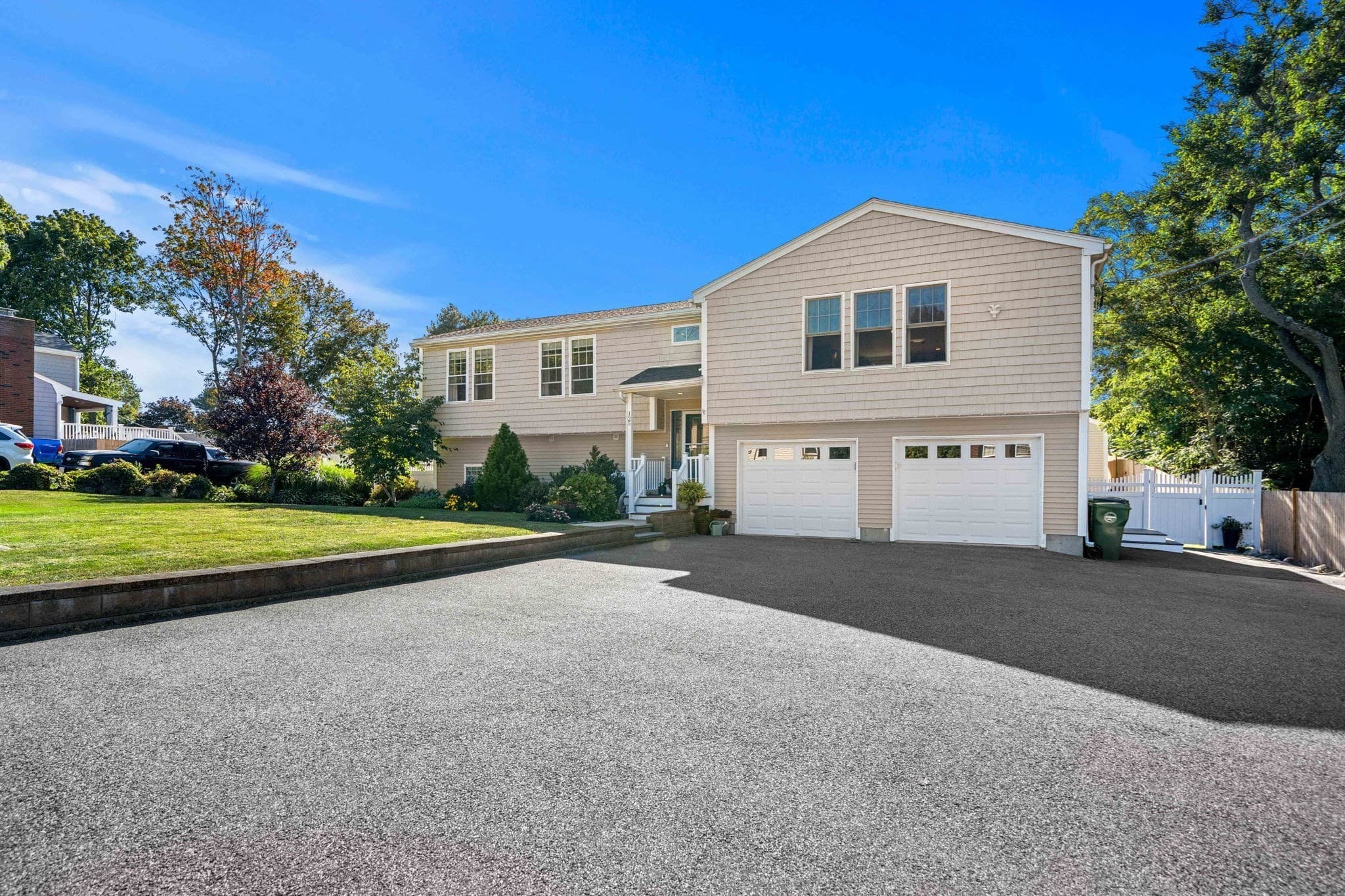 Single Family Residence at 125 Fellsmere Street, Lynn MA 01904, Lynn, photo 2 of 38