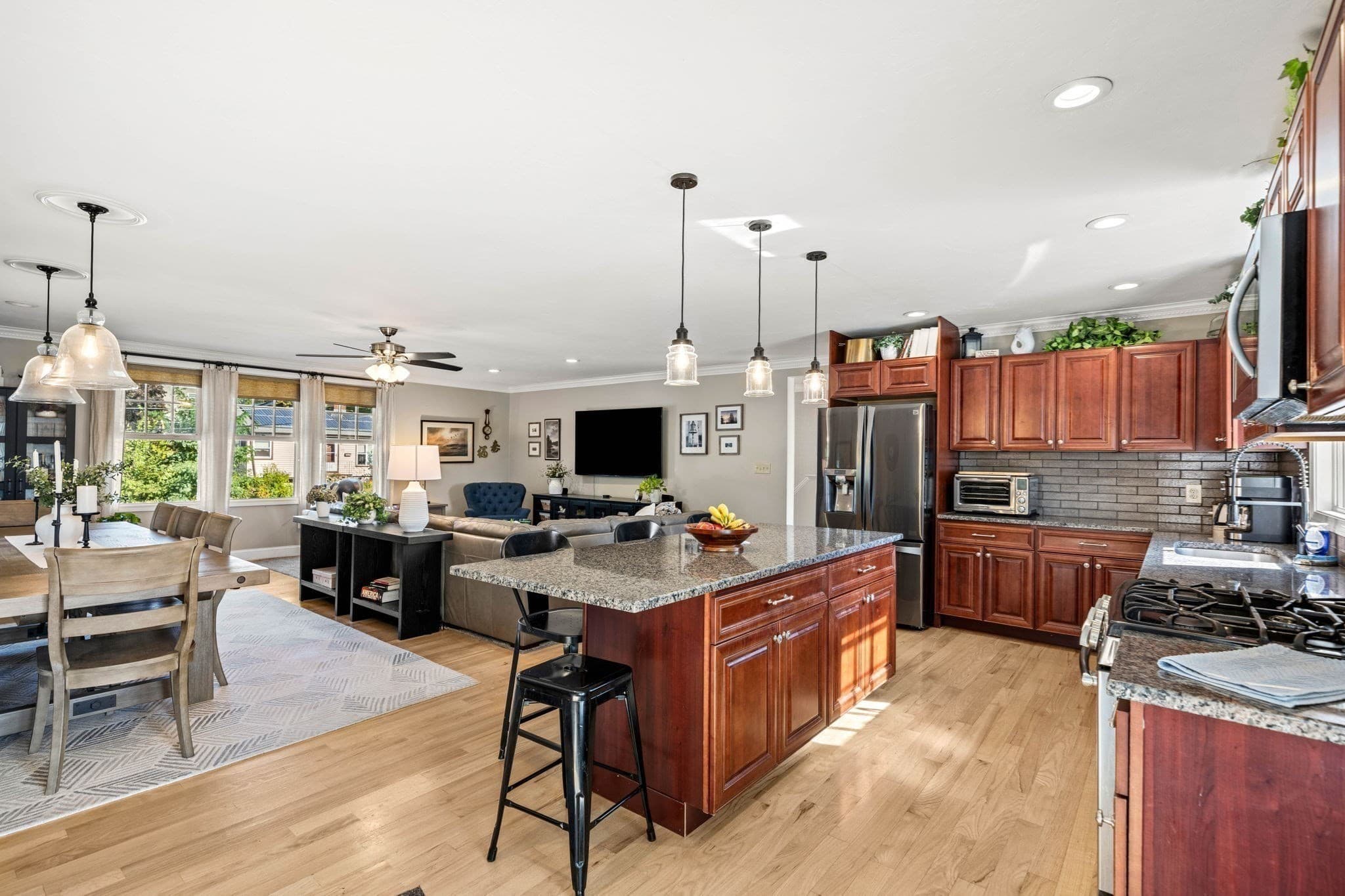 Single Family Residence at 125 Fellsmere Street, Lynn MA 01904, Lynn, photo 11 of 38