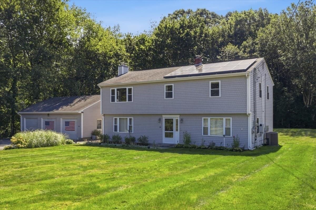 Single Family Residence at 770 Old Warren Rd, Swansea MA 02777, Swansea, photo 3 of 41