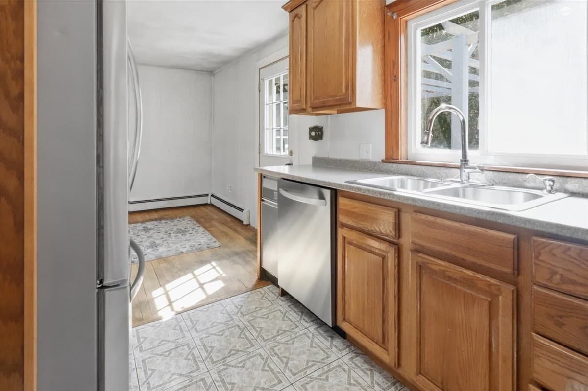 Single Family Residence at 770 Old Warren Rd, Swansea MA 02777, Swansea, photo 20 of 41