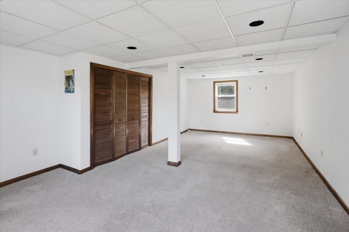 Single Family Residence at 770 Old Warren Rd, Swansea MA 02777, Swansea, photo 9 of 41