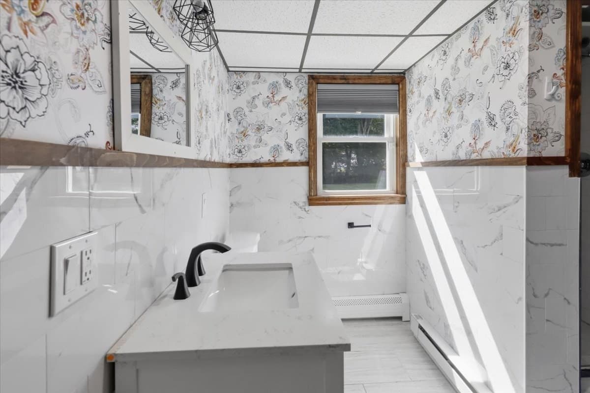 Single Family Residence at 770 Old Warren Rd, Swansea MA 02777, Swansea, photo 14 of 41