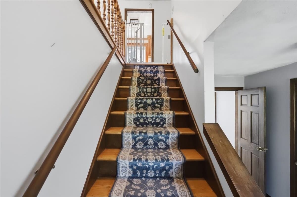 Single Family Residence at 770 Old Warren Rd, Swansea MA 02777, Swansea, photo 18 of 41