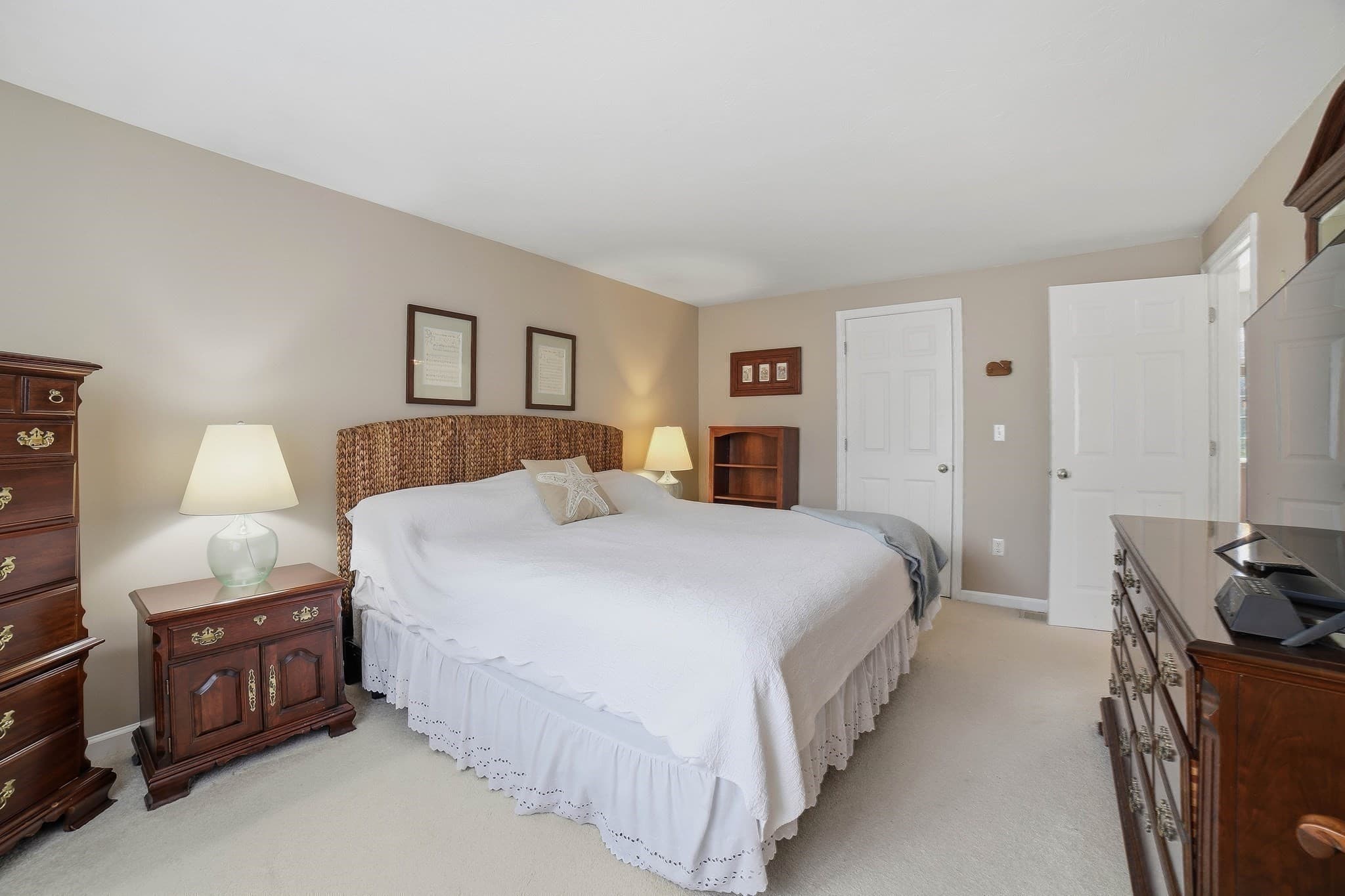 Single Family Residence at 72 Palomino Dr, Franklin MA 02038, Franklin, photo 13 of 35