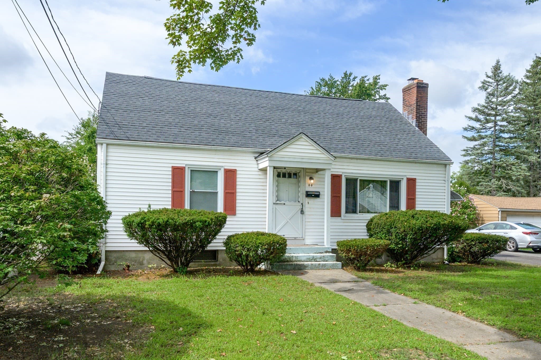 Single Family Residence at 44 Arthur St, Springfield MA 01104, Springfield, photo 2 of 28
