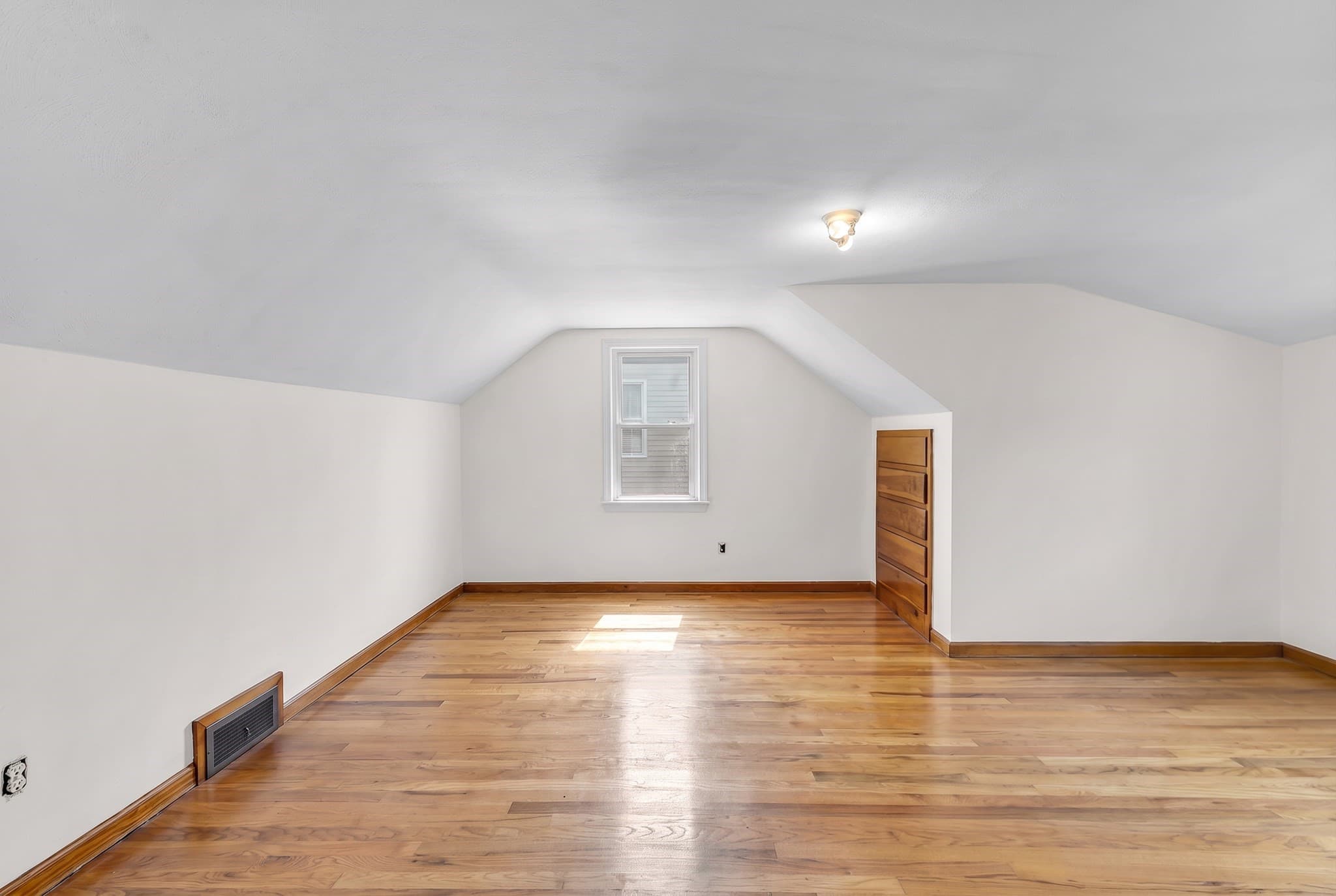 Single Family Residence at 44 Arthur St, Springfield MA 01104, Springfield, photo 13 of 28
