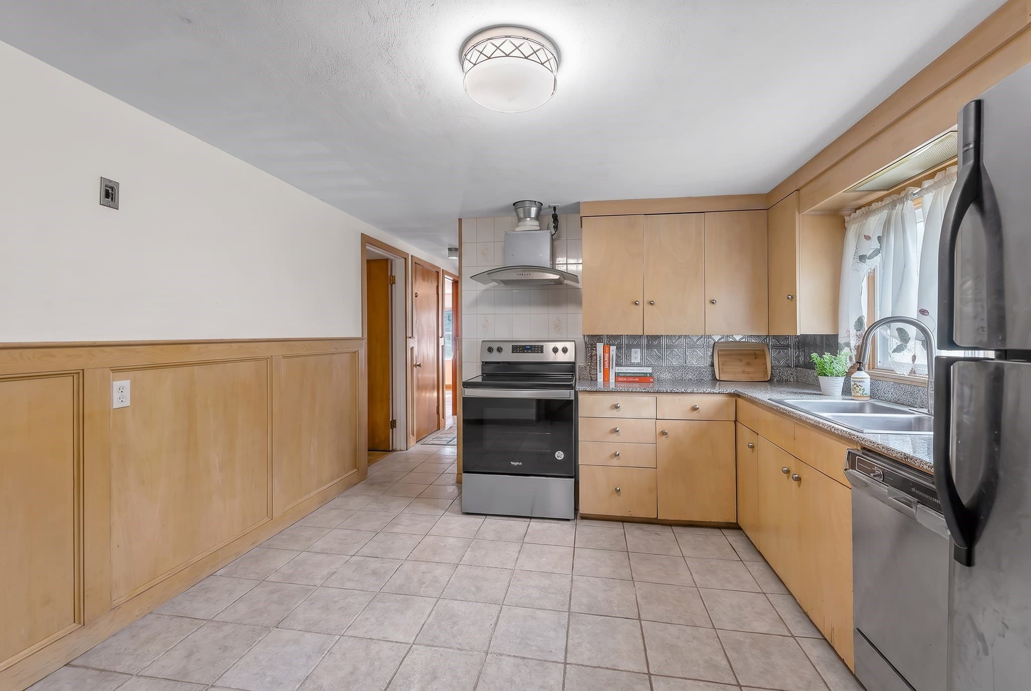 Single Family Residence at 44 Arthur St, Springfield MA 01104, Springfield, photo 20 of 28