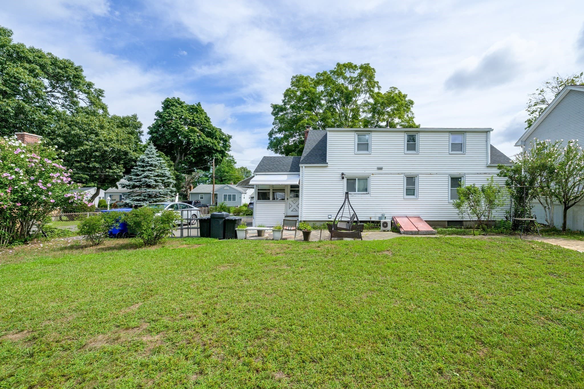Single Family Residence at 44 Arthur St, Springfield MA 01104, Springfield, photo 4 of 28