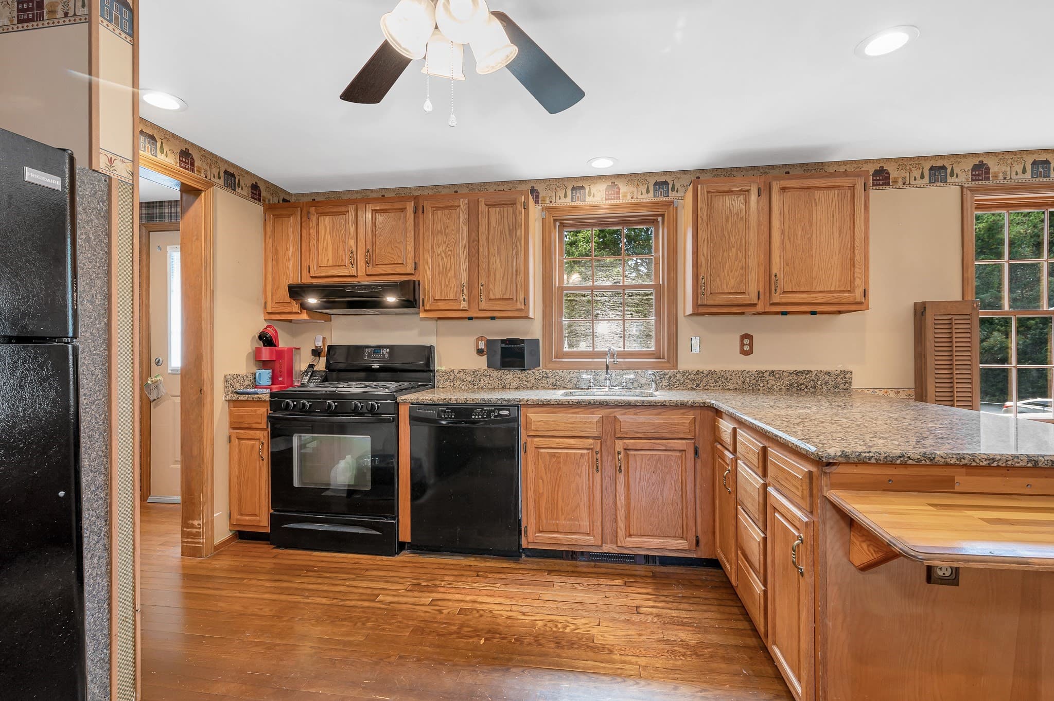 Single Family Residence at 15 Jefferson Road, Dracut MA 01826, Dracut, photo 6 of 38