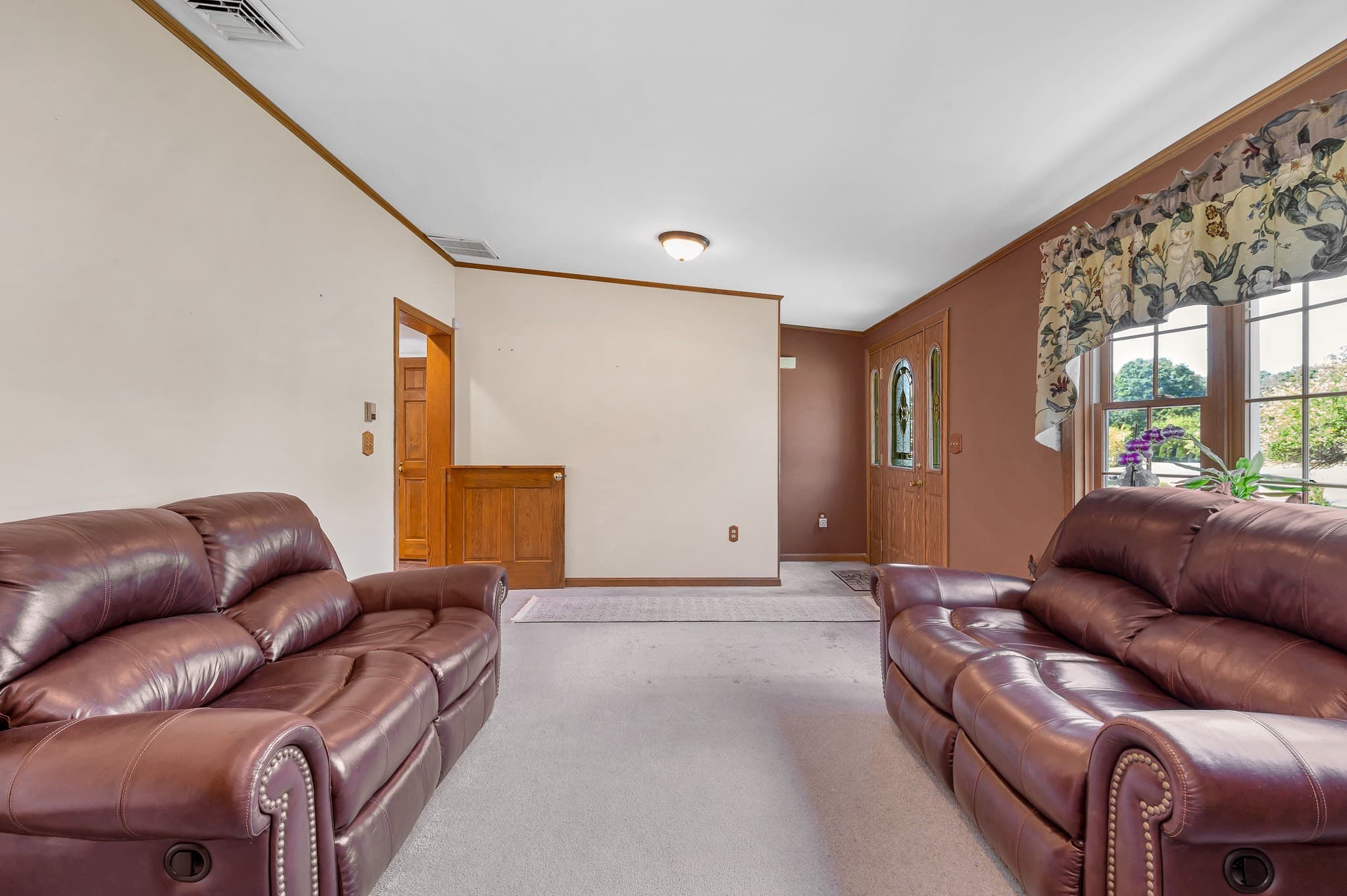 Single Family Residence at 15 Jefferson Road, Dracut MA 01826, Dracut, photo 5 of 38