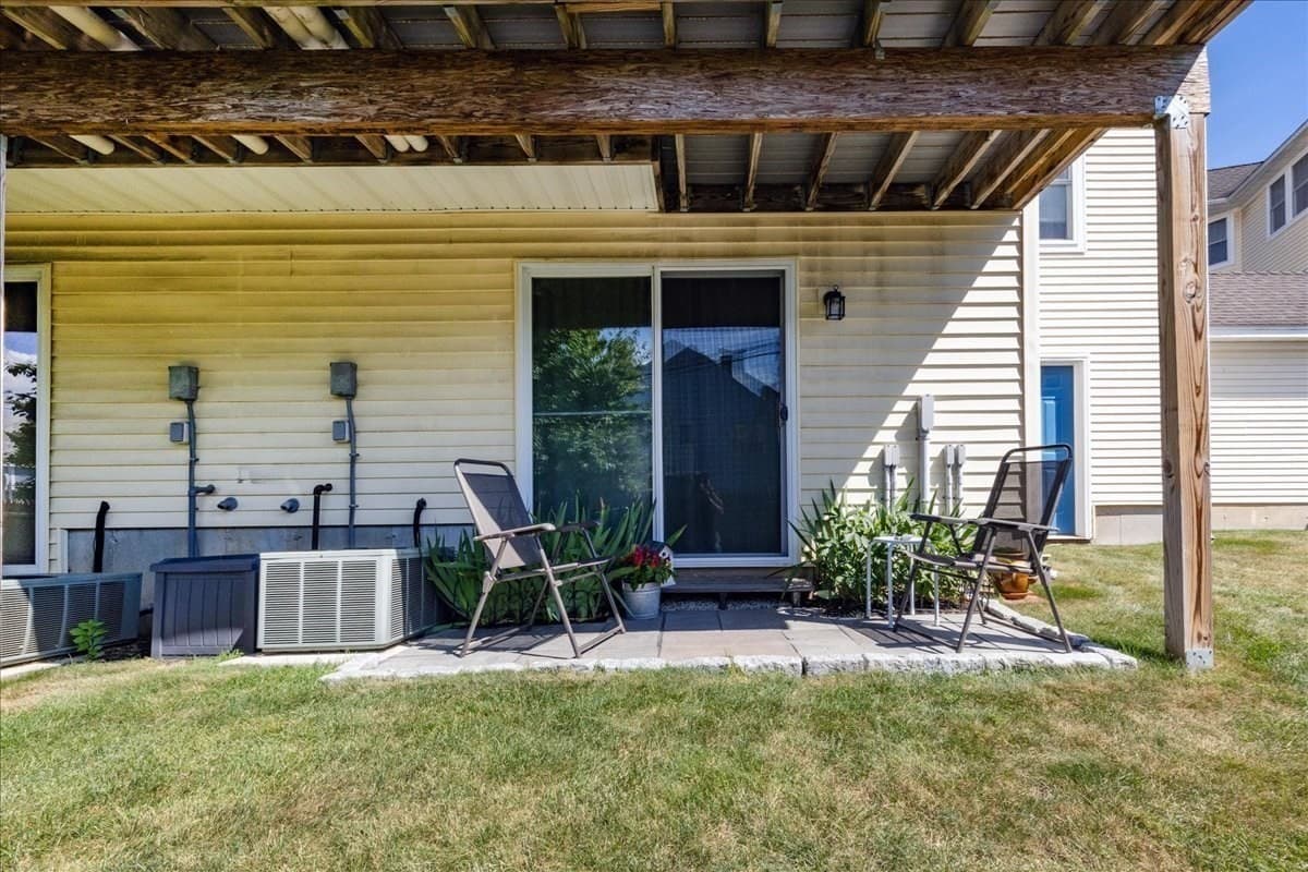 Condominium at 14-1/2 Roundy St # 4, Beverly MA 01915, Beverly, photo 36 of 37
