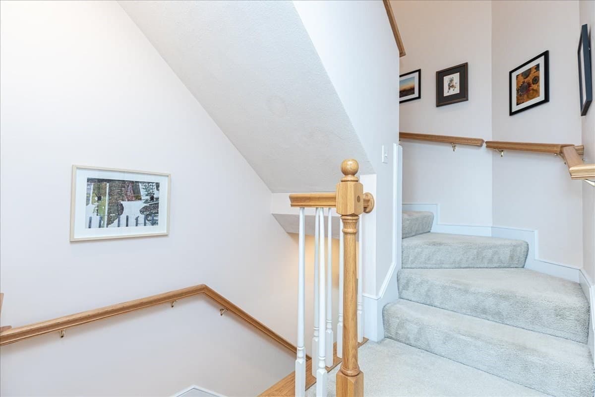 Condominium at 14-1/2 Roundy St # 4, Beverly MA 01915, Beverly, photo 32 of 37