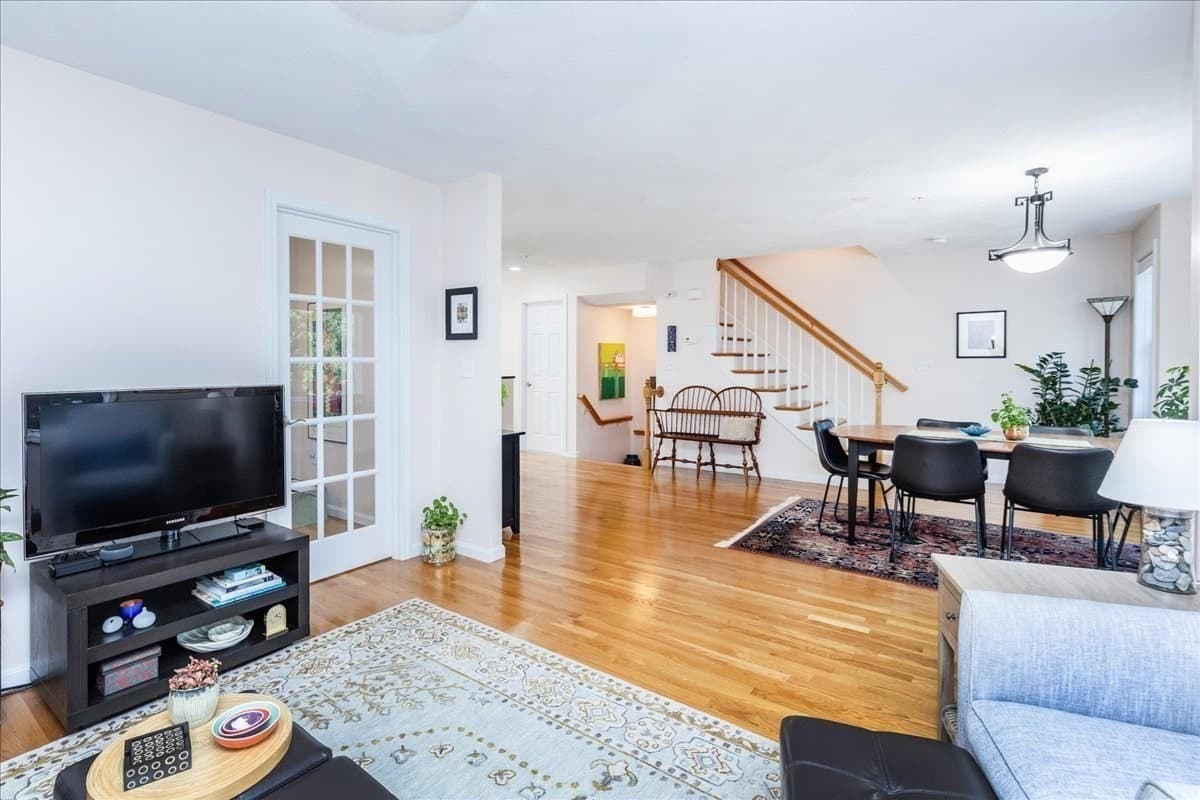 Condominium at 14-1/2 Roundy St # 4, Beverly MA 01915, Beverly, photo 5 of 37