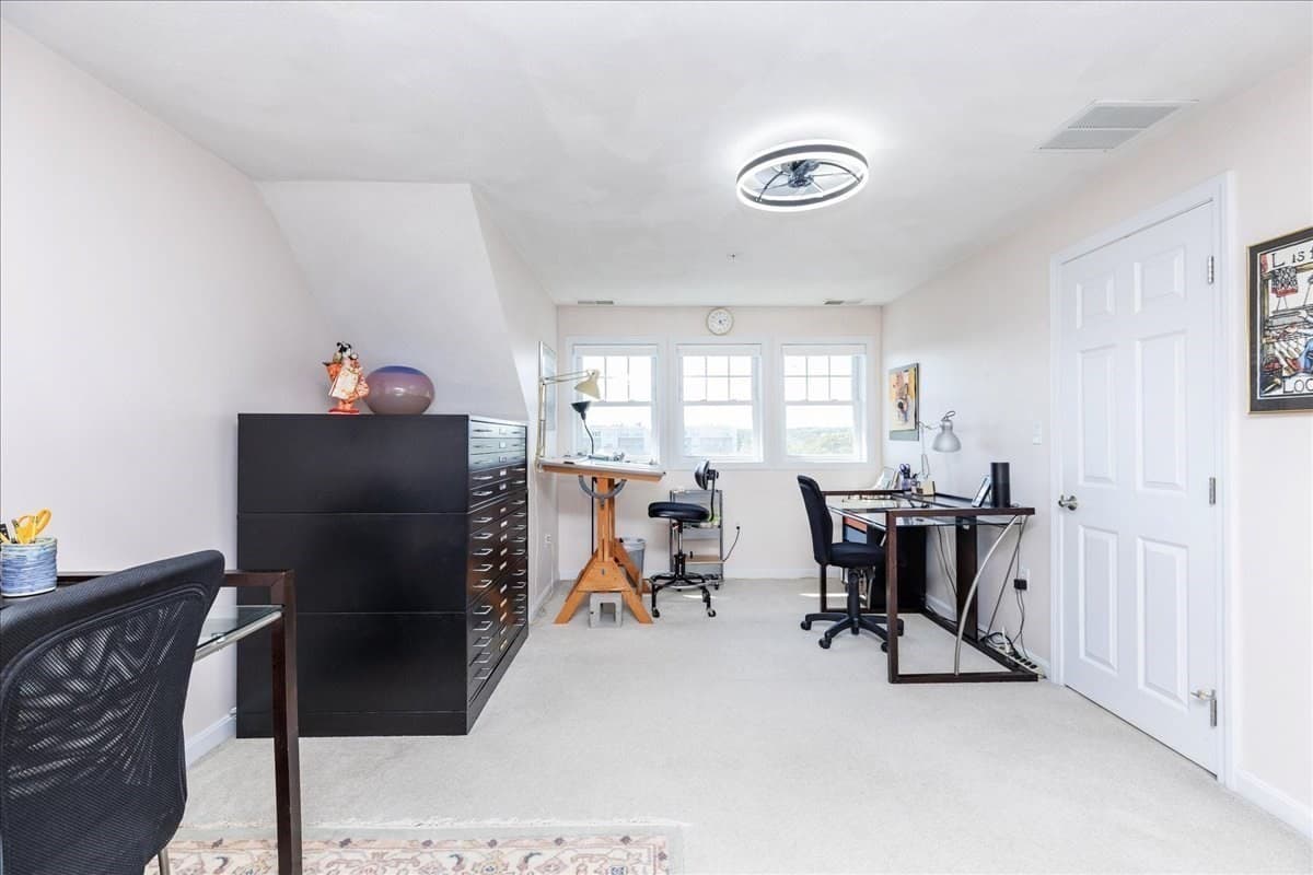 Condominium at 14-1/2 Roundy St # 4, Beverly MA 01915, Beverly, photo 33 of 37