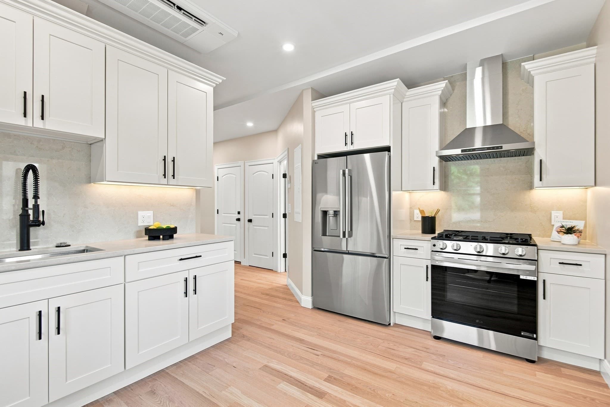 Condominium at 4294 Washington St # 2, Boston MA 02131, Boston, photo 2 of 32