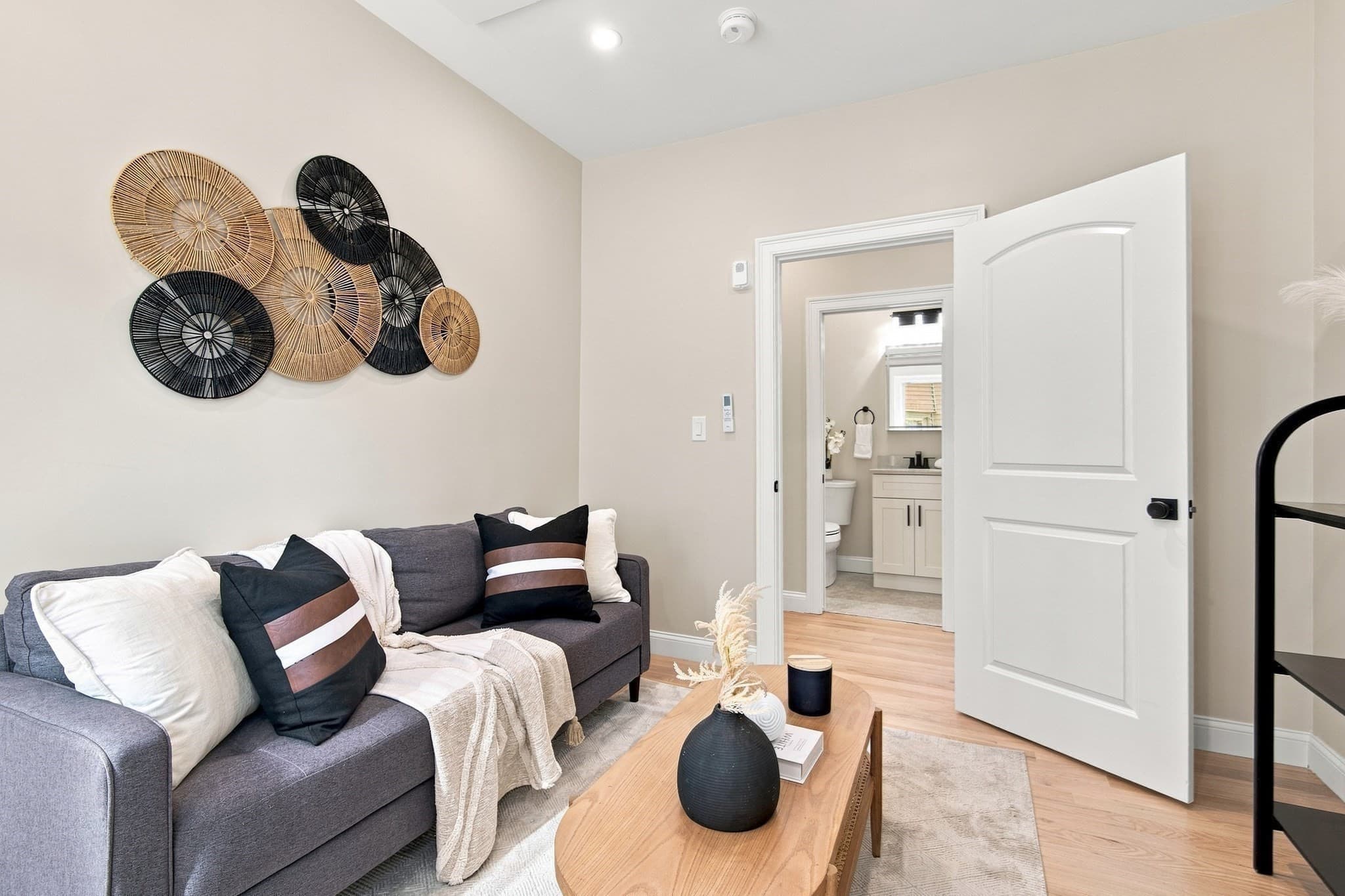 Condominium at 4294 Washington St # 2, Boston MA 02131, Boston, photo 13 of 32