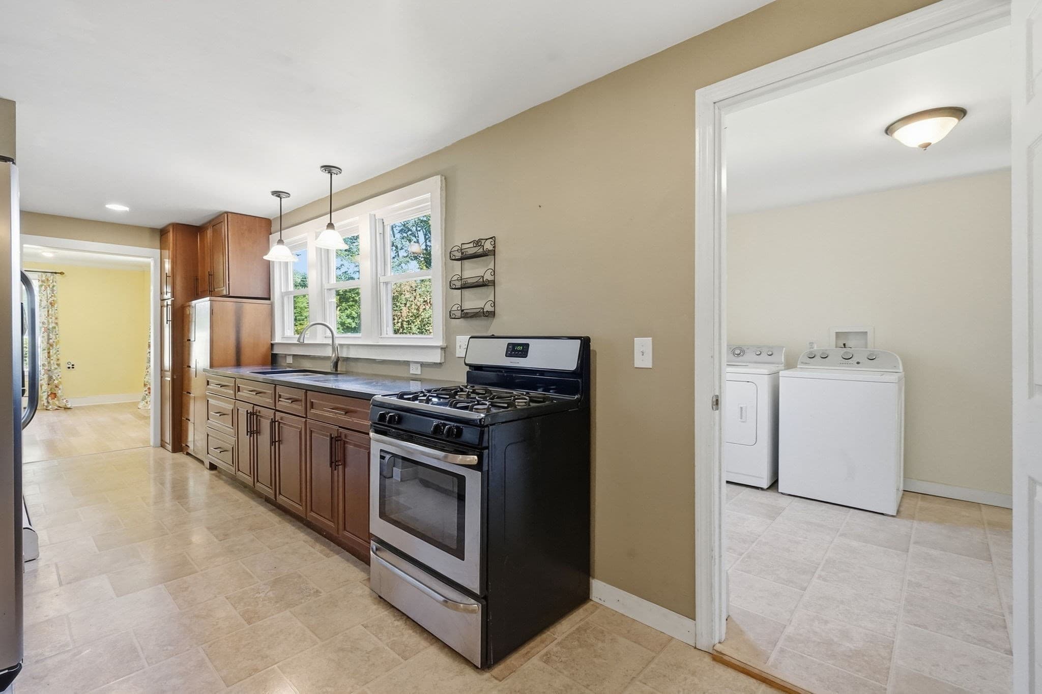 3 Family at 42 Jabish St, Belchertown MA 01007, photo 24 of 42