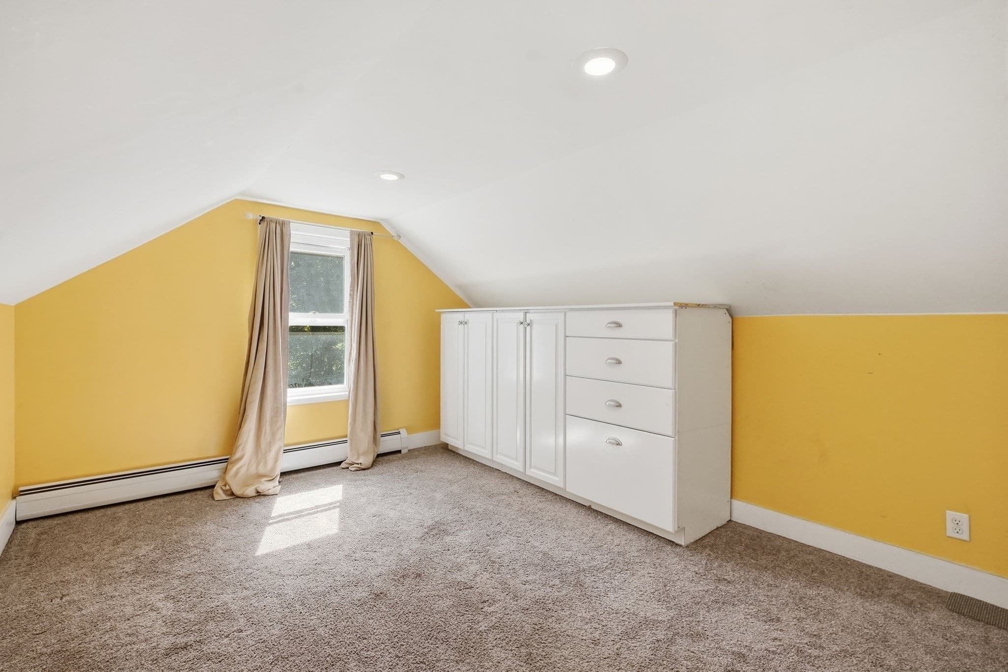 3 Family at 42 Jabish St, Belchertown MA 01007, photo 10 of 42