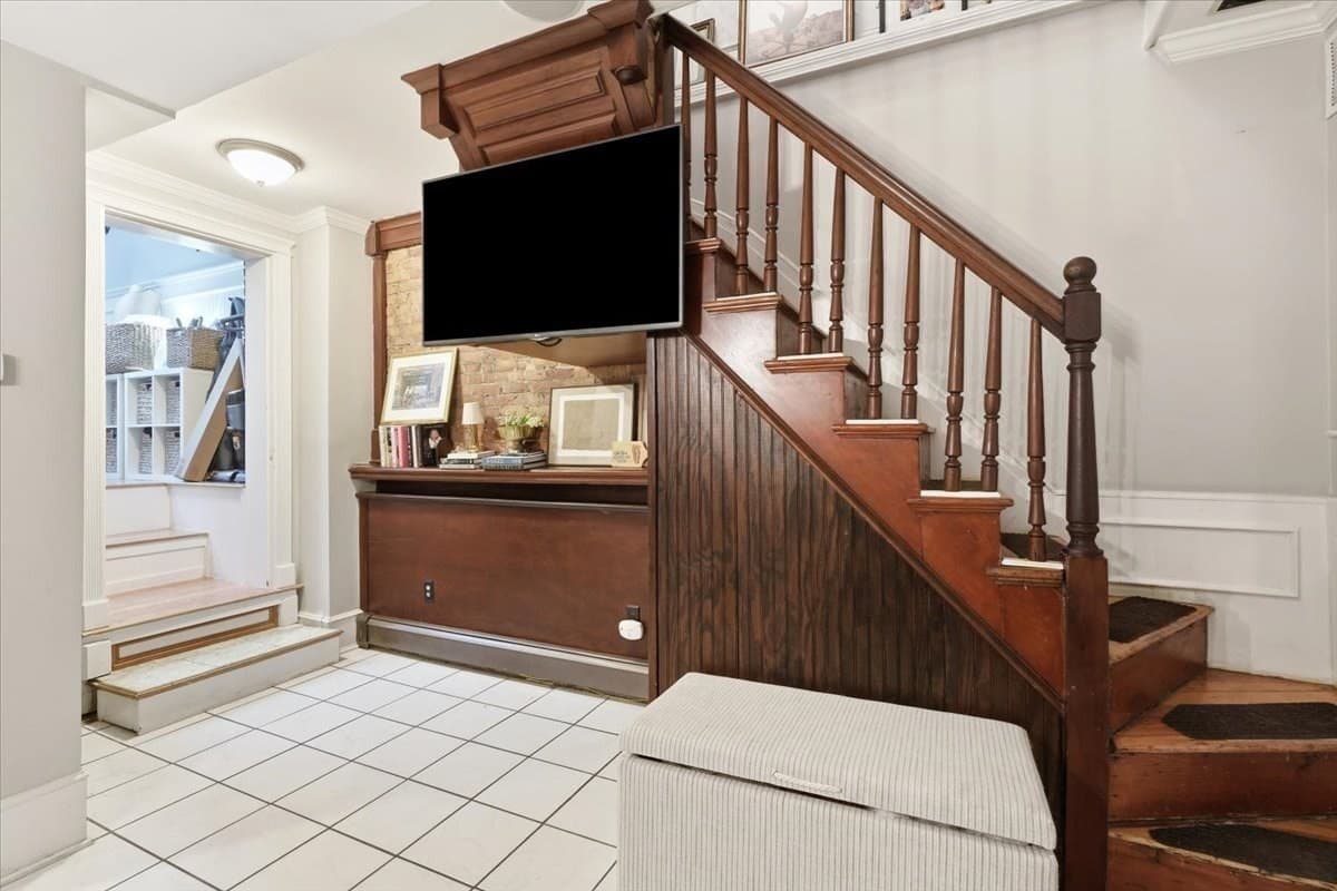 Condominium at 131 I St # 1, Boston MA 02127, Boston, photo 14 of 18