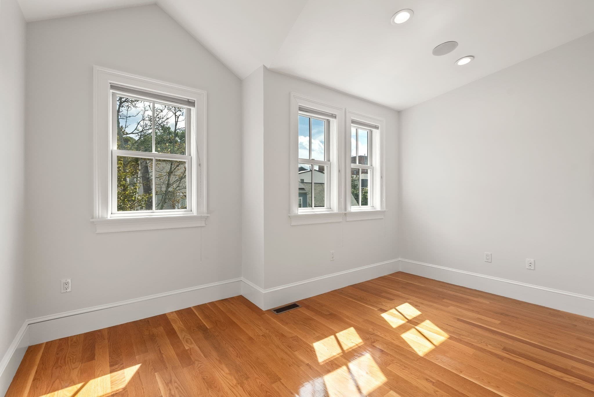 Condominium at 482 E Fourth Street # 4, Boston MA 02127, Boston, photo 13 of 25