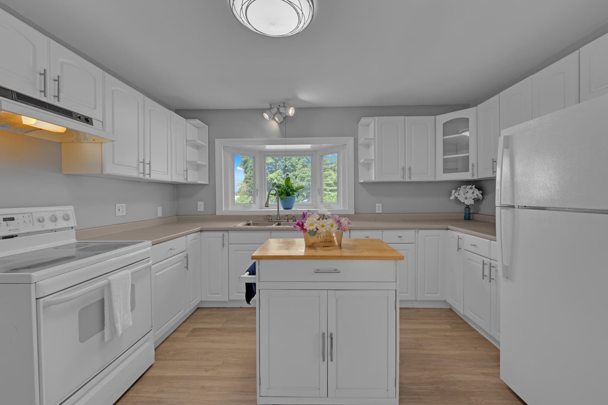 Single Family Residence at 58 Randall St, Palmer MA 01069, Palmer, photo 4 of 31