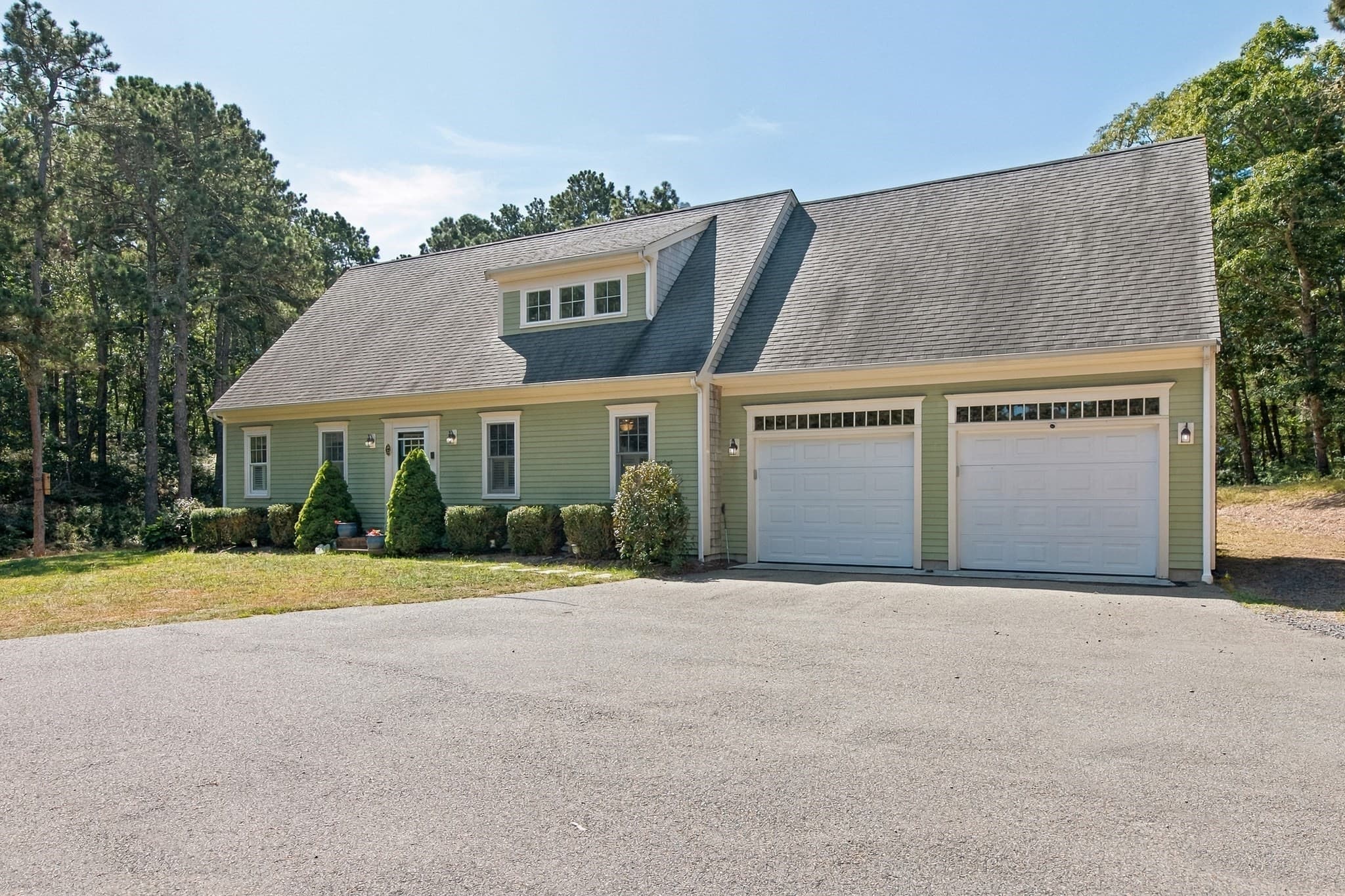 Single Family Residence at 22 Cannon Hill Dr, Harwich MA 02645, Harwich, photo 4 of 32