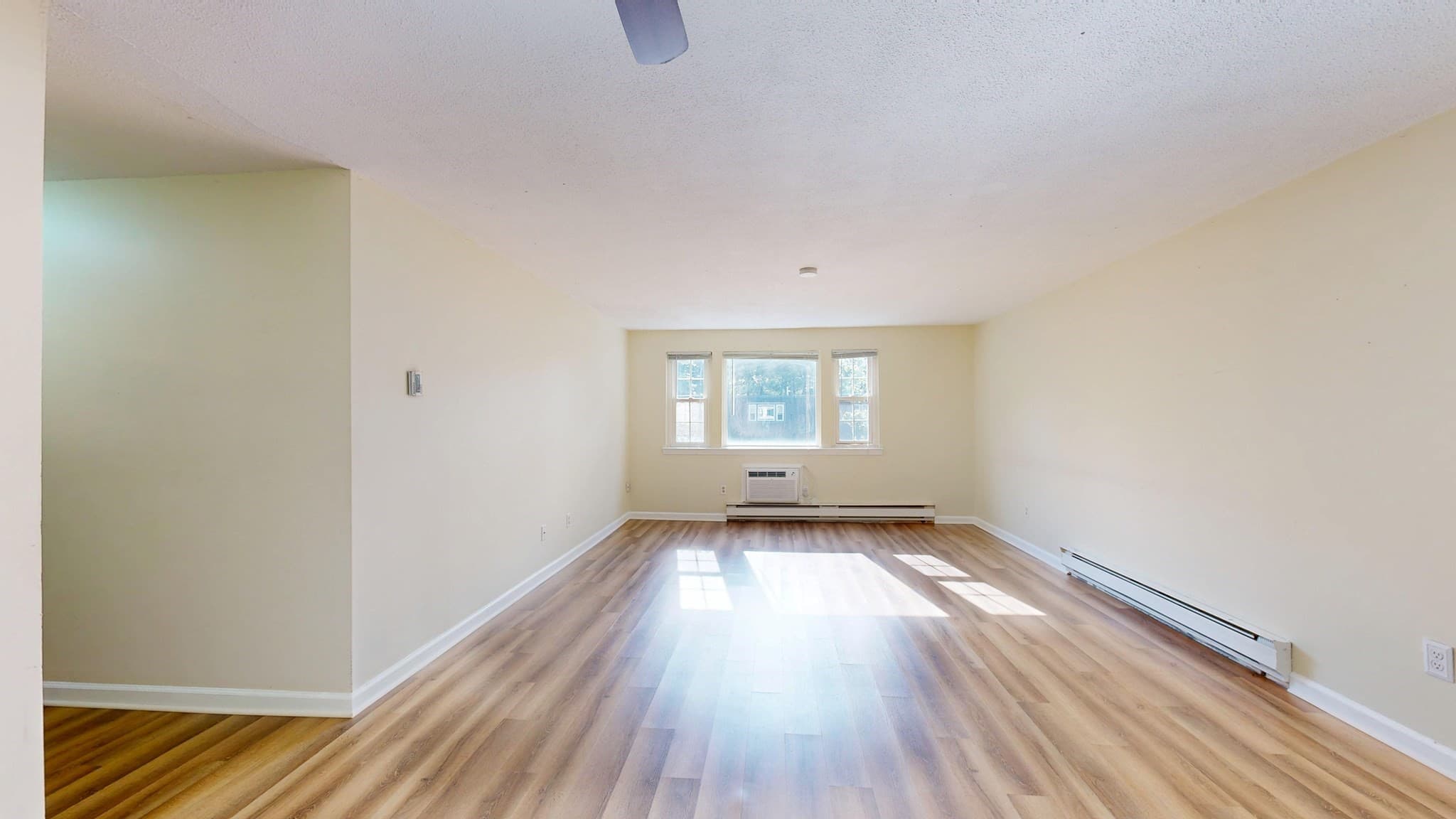 Condominium at 180 Main Street # 3304, Bridgewater MA 02324, Bridgewater, photo 2 of 34