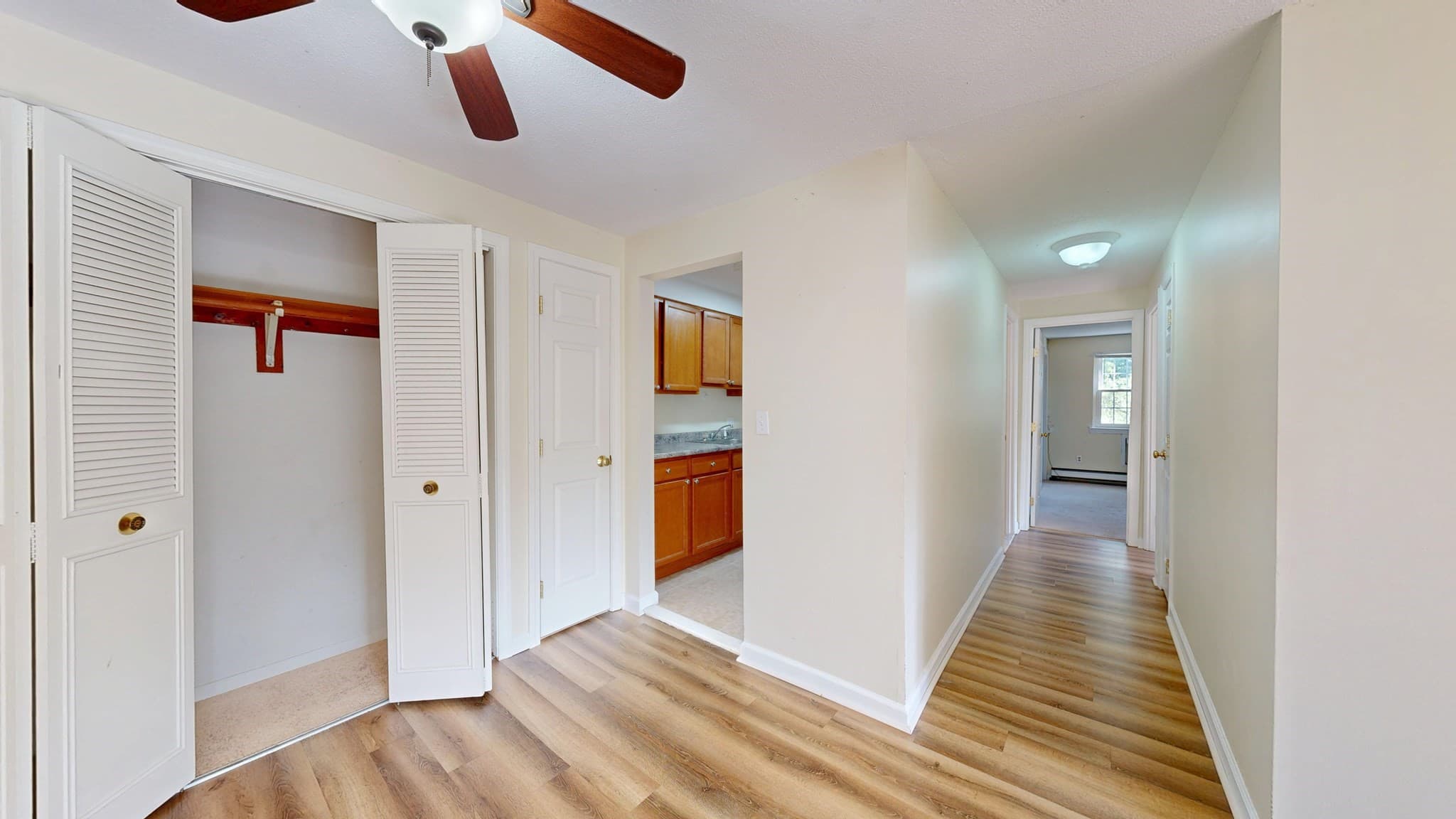 Condominium at 180 Main Street # 3304, Bridgewater MA 02324, Bridgewater, photo 5 of 34